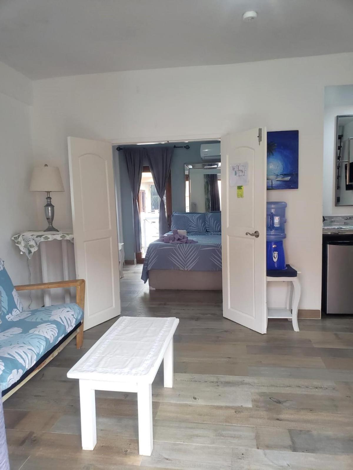 Apartment Club At Popeyes Caye Caulker