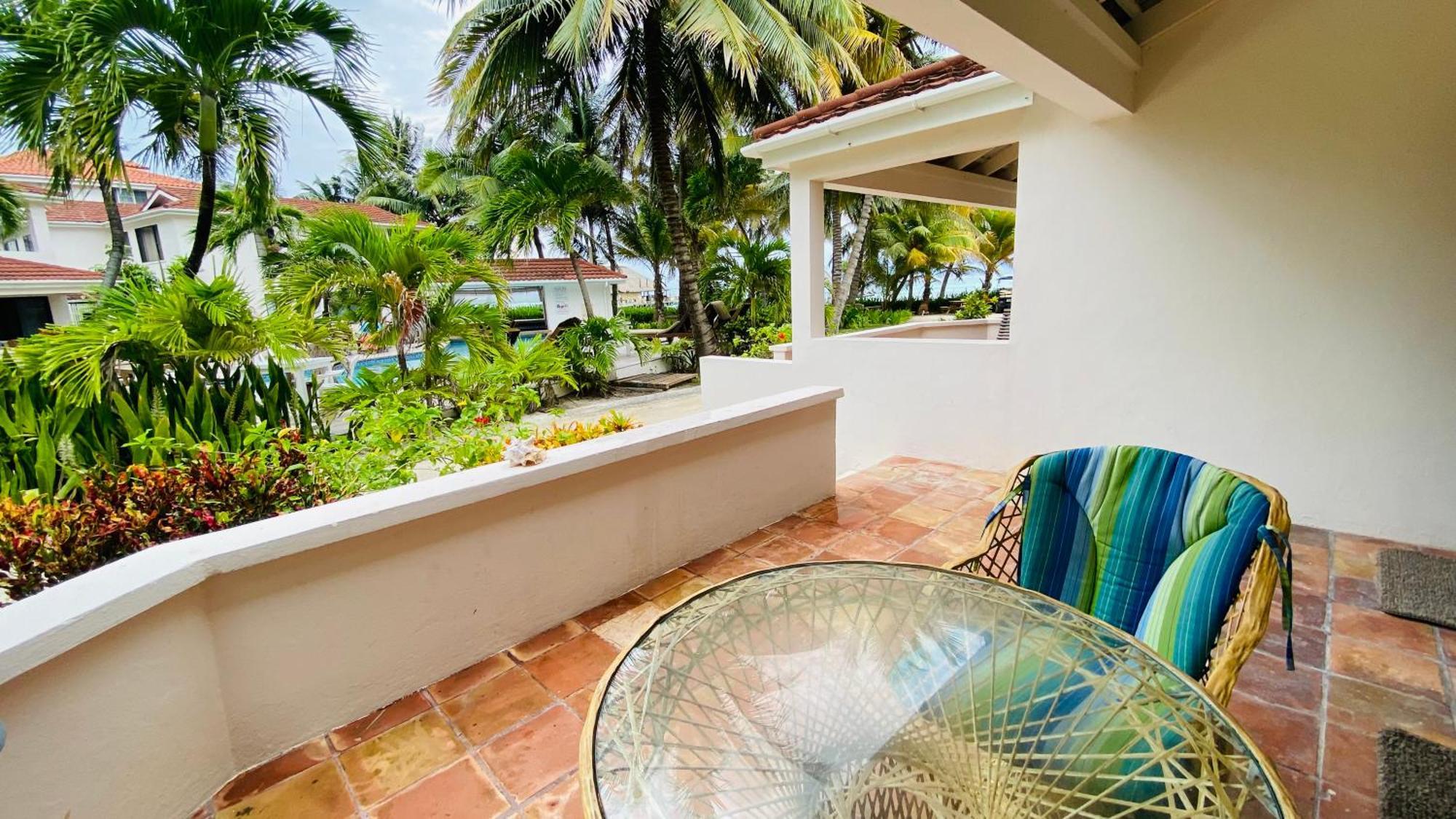 Hotel Tradewinds Paradise