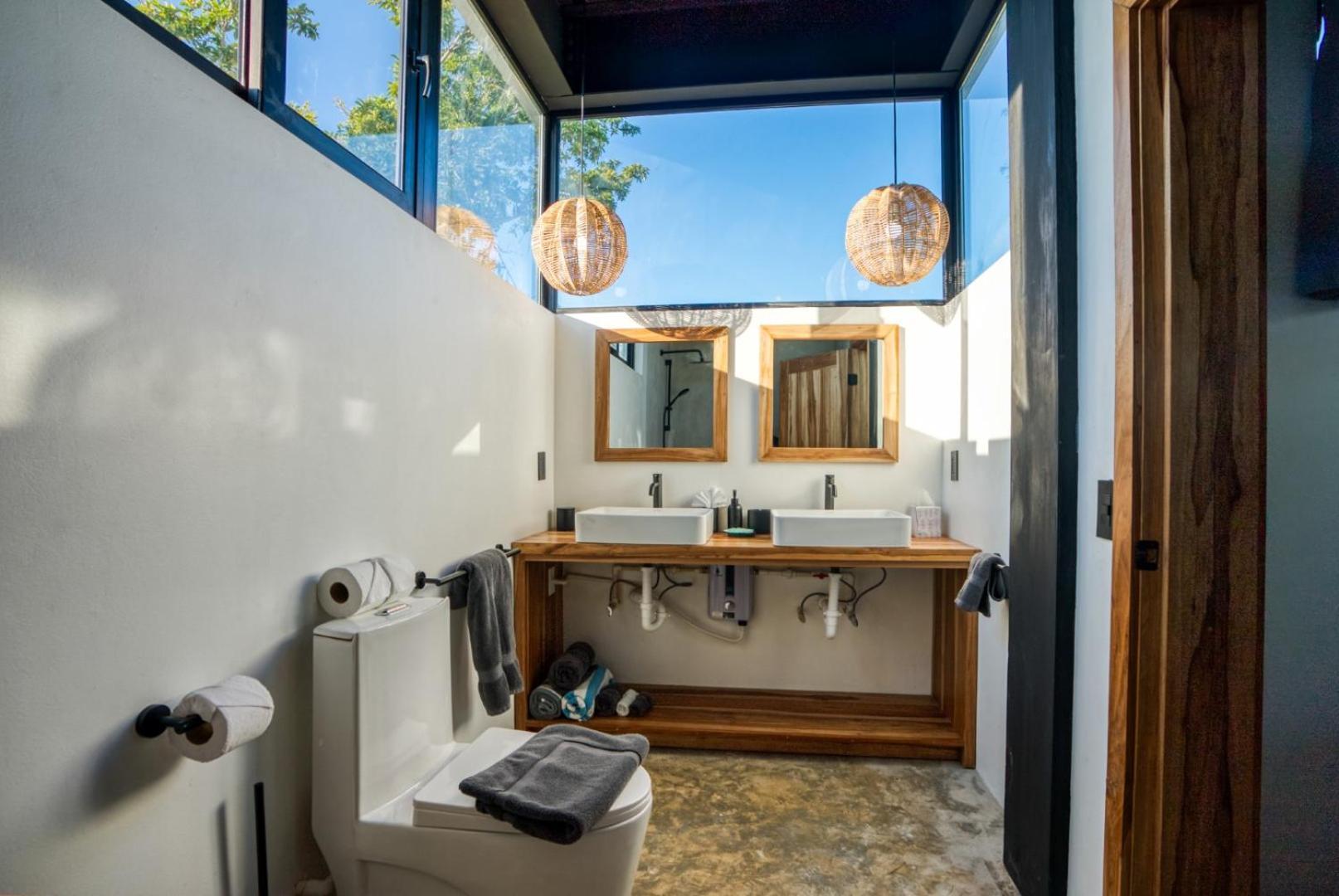 Villa Balam - Modern 4 Bedroom Ocean Front With Pool Maya Beach