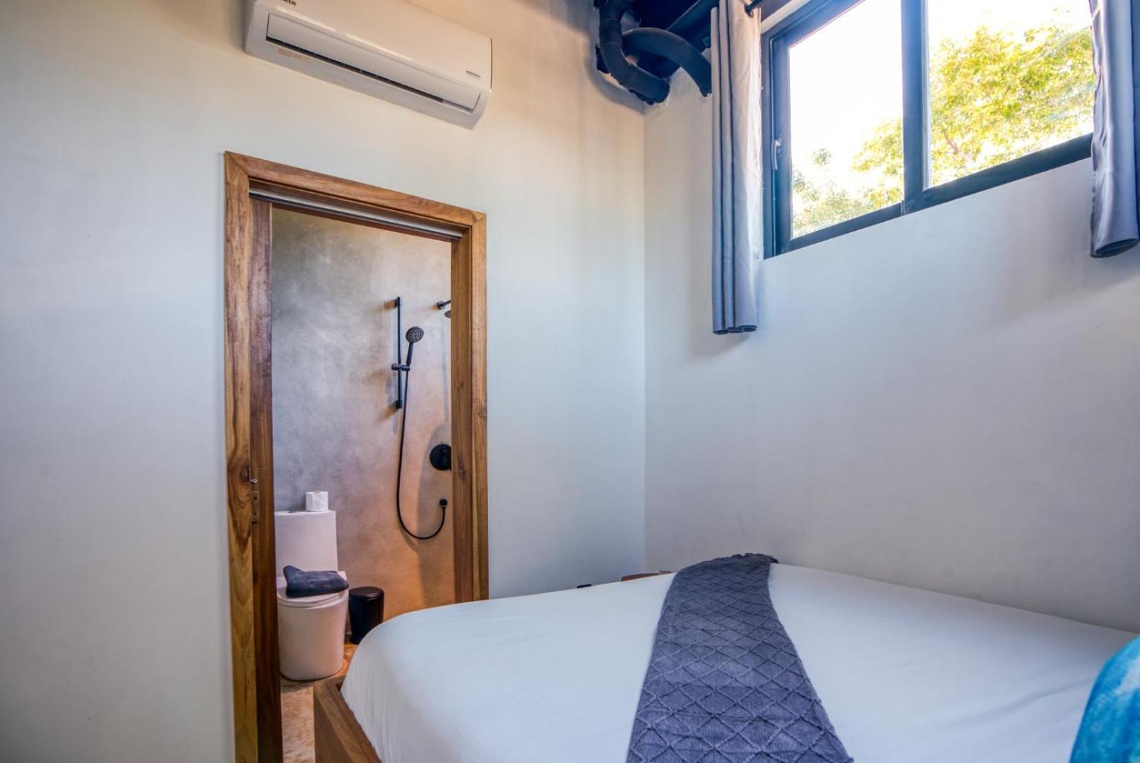 Balam - Modern 4 Bedroom Ocean Front With Pool