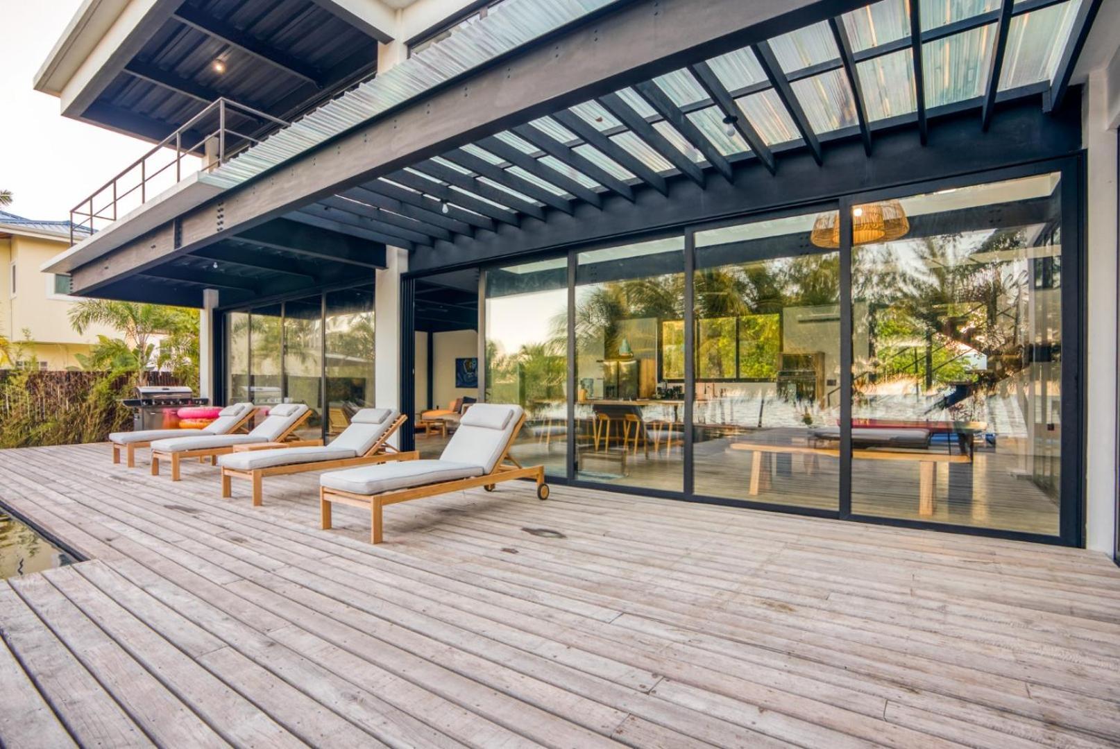Balam - Modern 4 Bedroom Ocean Front With Pool Villa *
