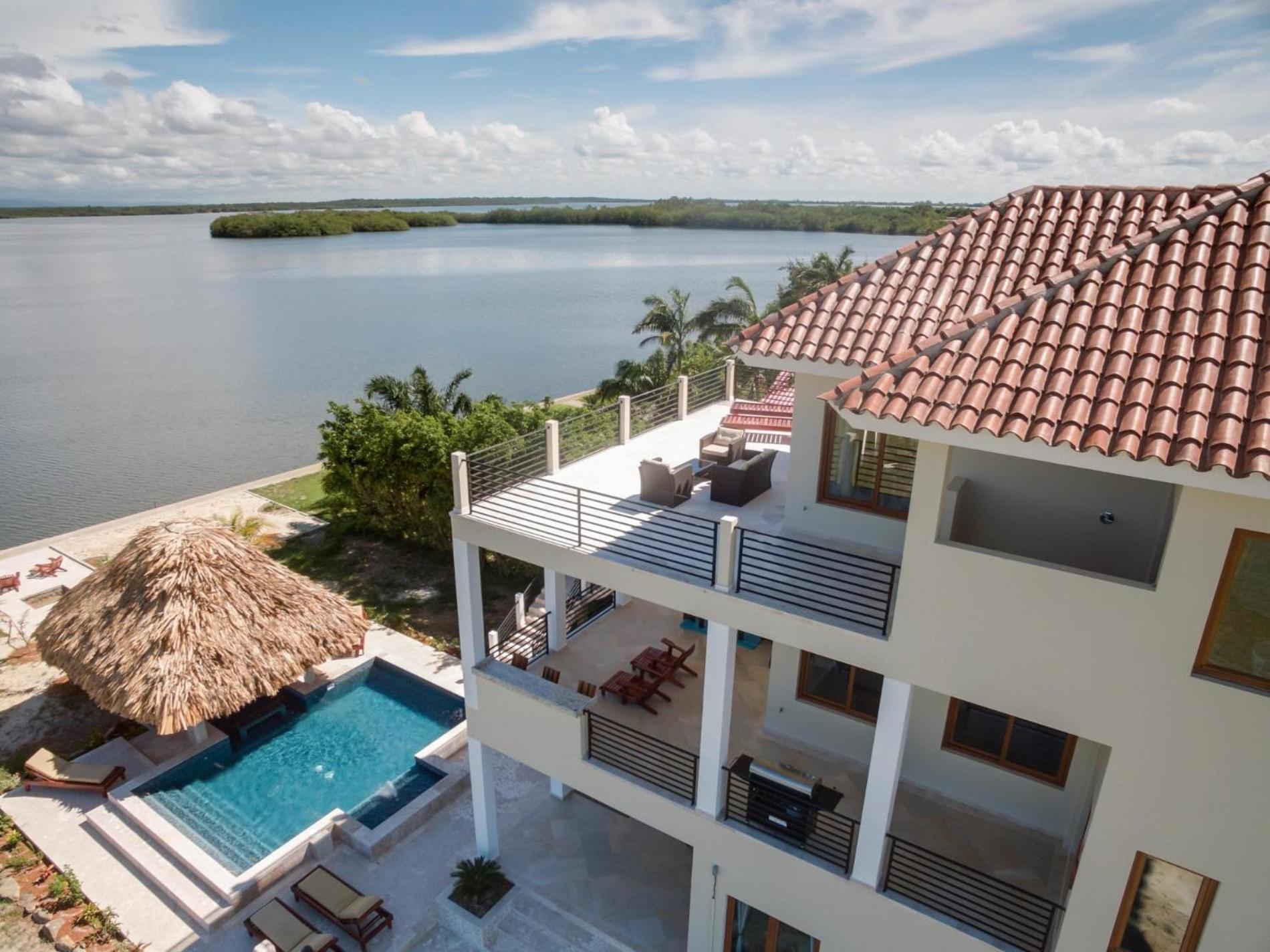 Laguna Gecko Placencia