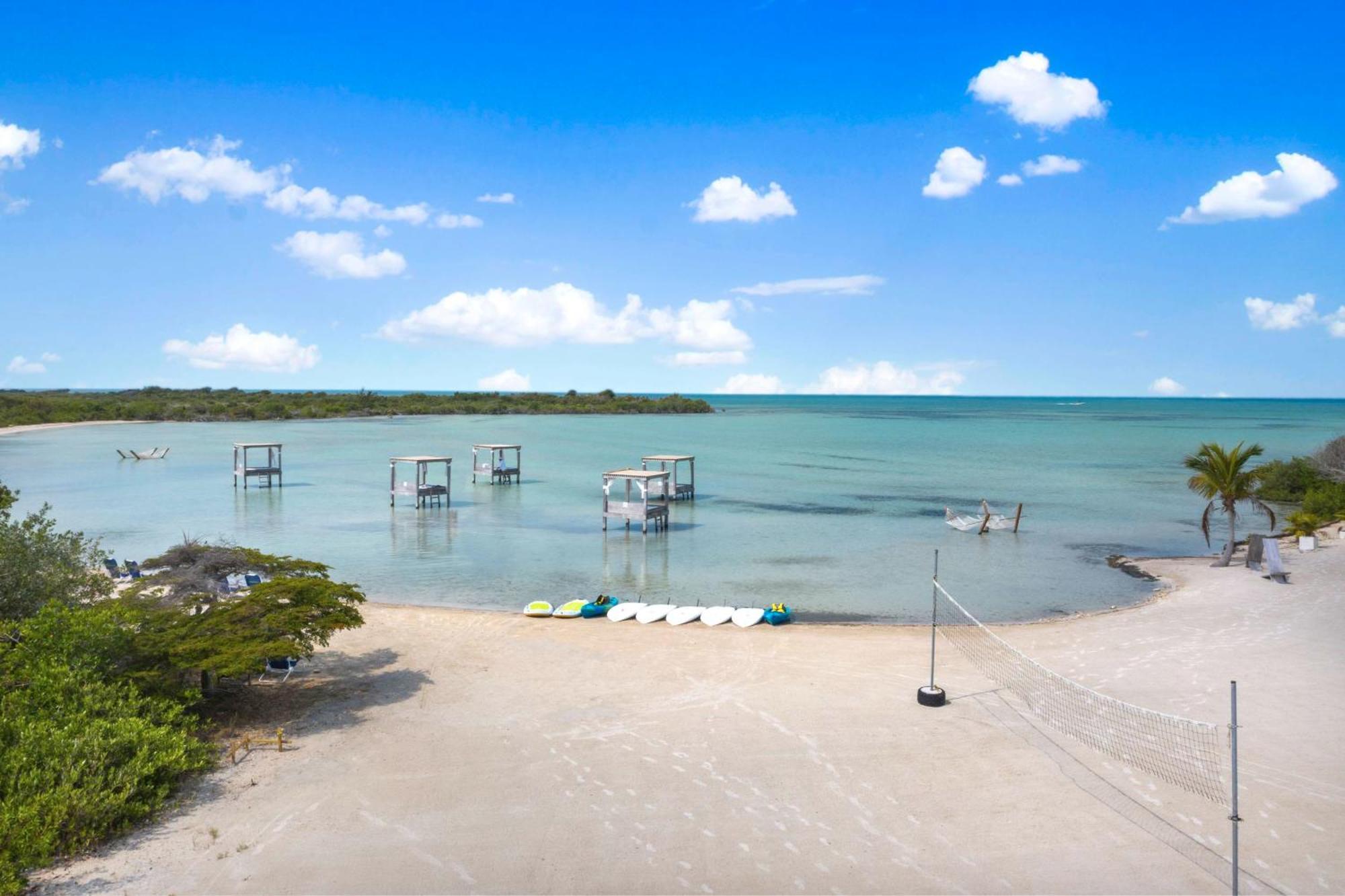 Resort Mahogany Bay And Club, Curio Collection