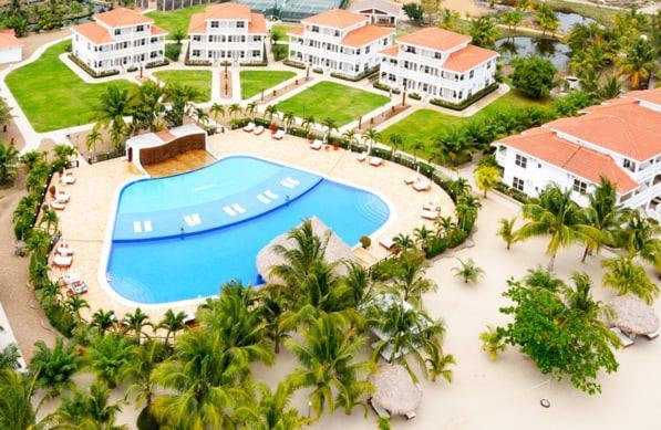 Castello- Water Views & Amenities Holiday home Placencia