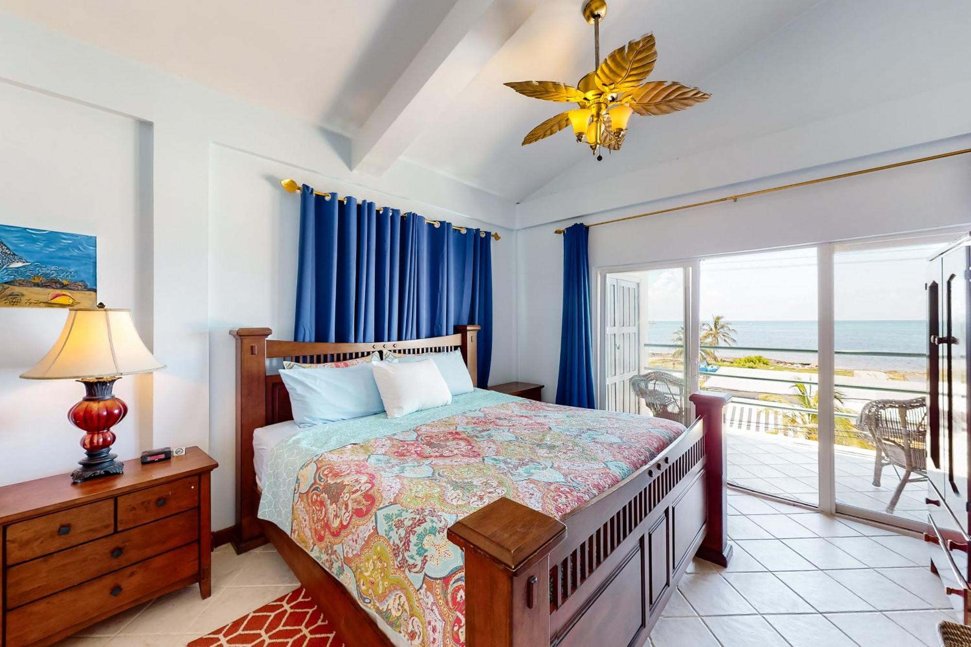 E301 Mara Laguna * San Pedro (Ambergris Caye)