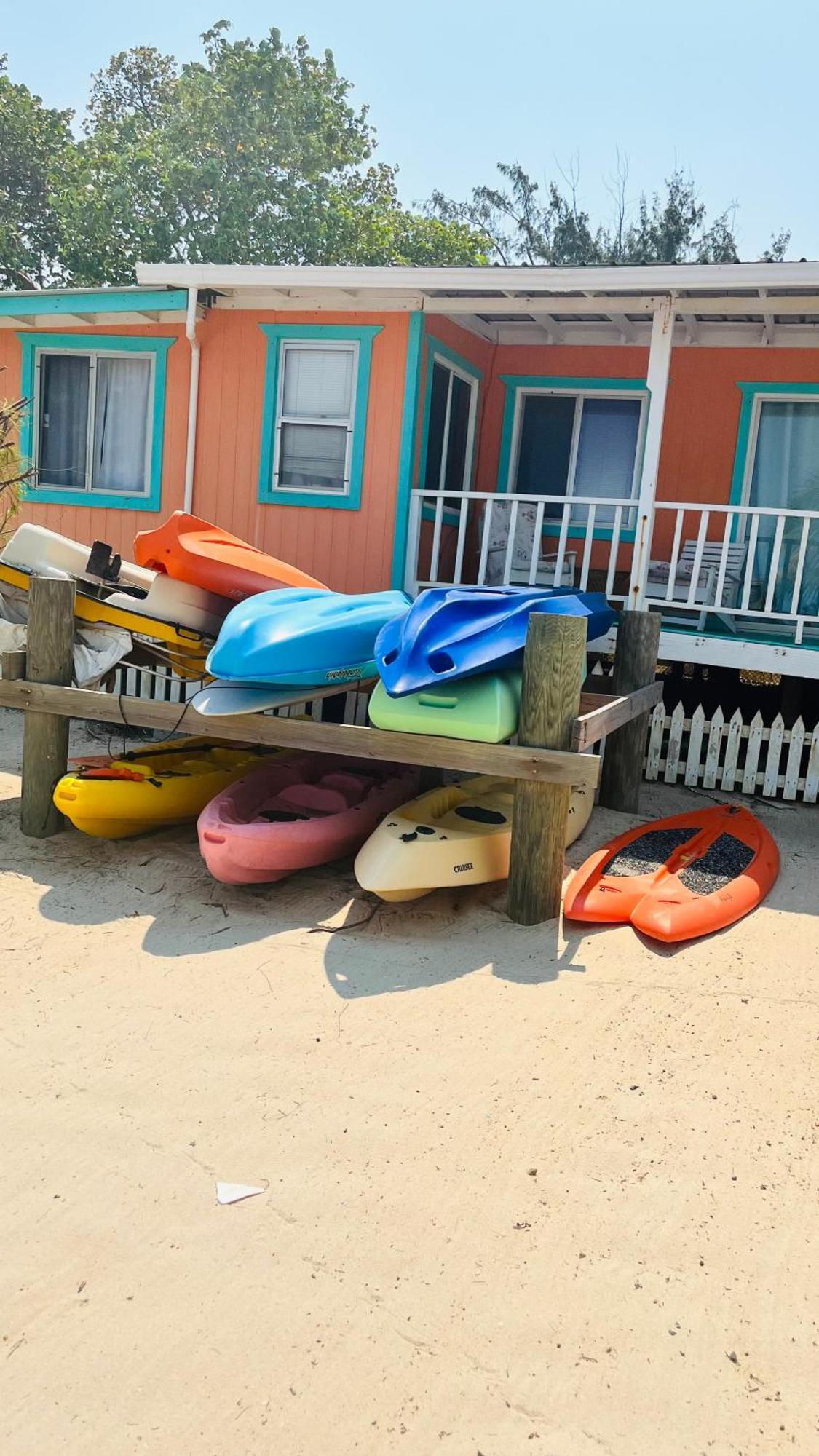 Coral Cove Inn *