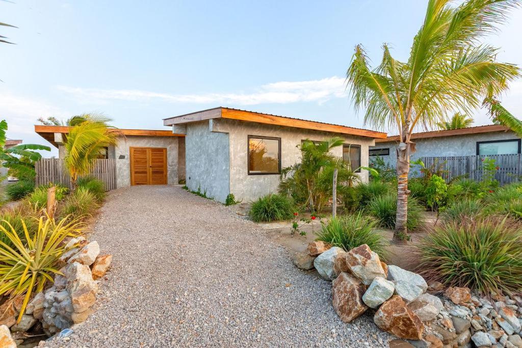 Villa Seabird Dwellings With Private Splash Pool And Dock *