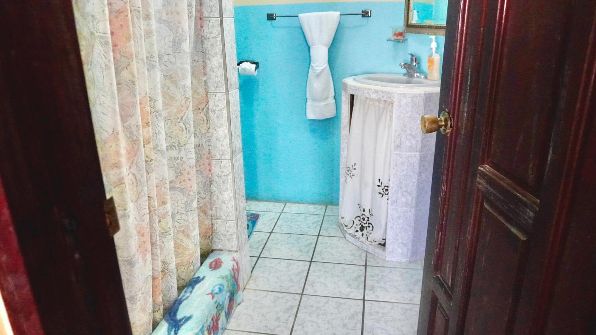 Belize Waterside Sea View With Infinity Pool & Overwater Deck Apartment Belize City
