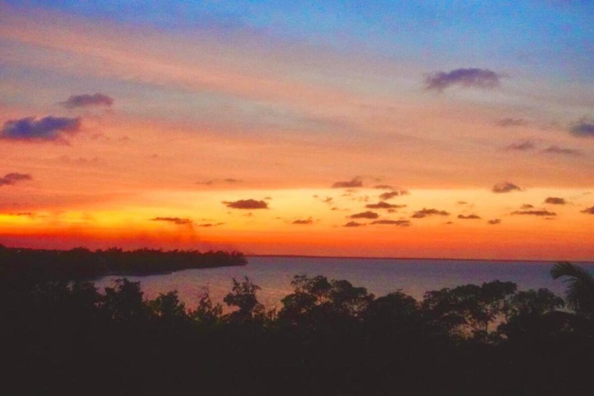 Belize Waterside Sea View With Infinity Pool & Overwater Deck Apartment Belize City