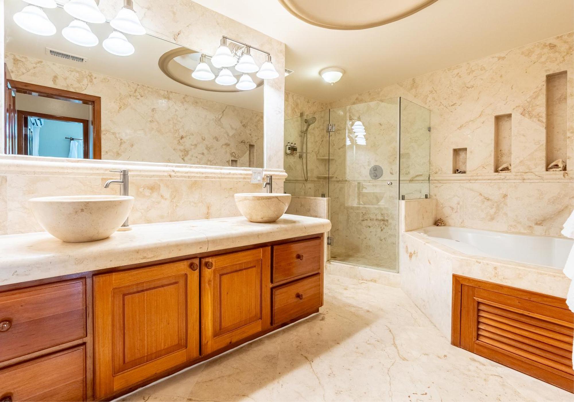 Belizean Cove Estates Luxury Beachfront Villa *