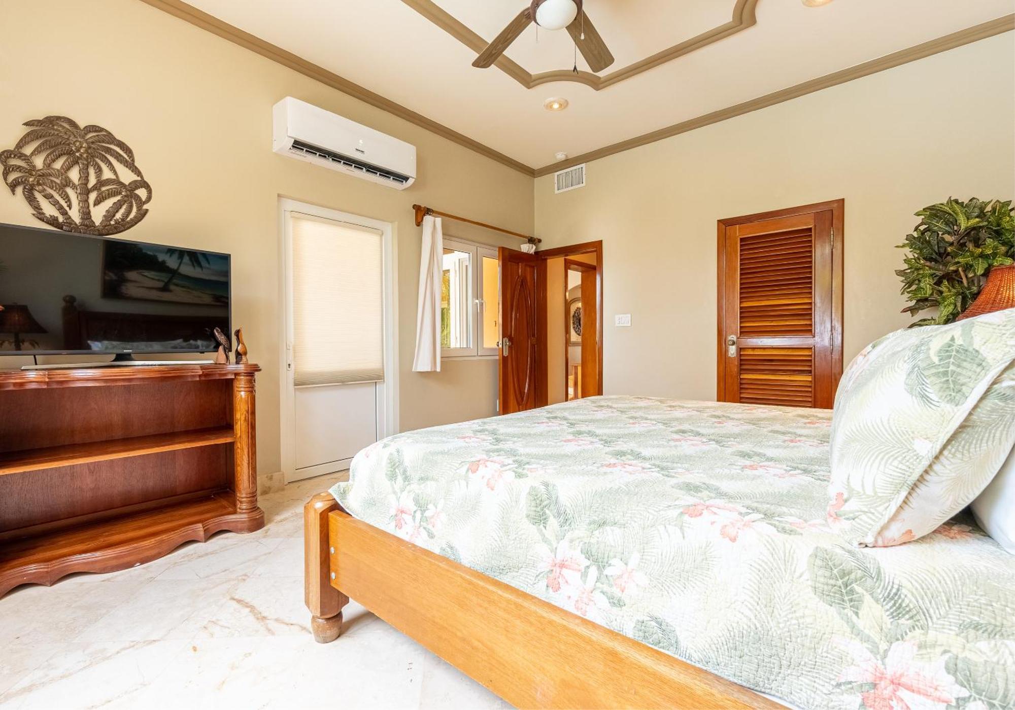 Villa Belizean Cove Estates Luxury Beachfront