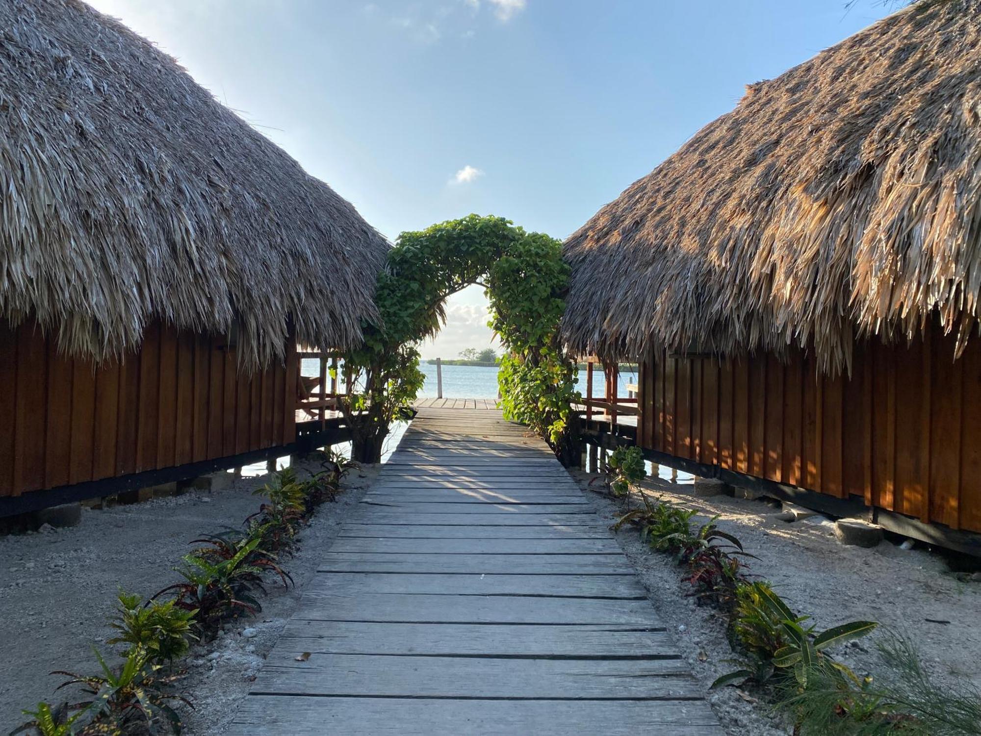 Resort St. George's Caye 3*