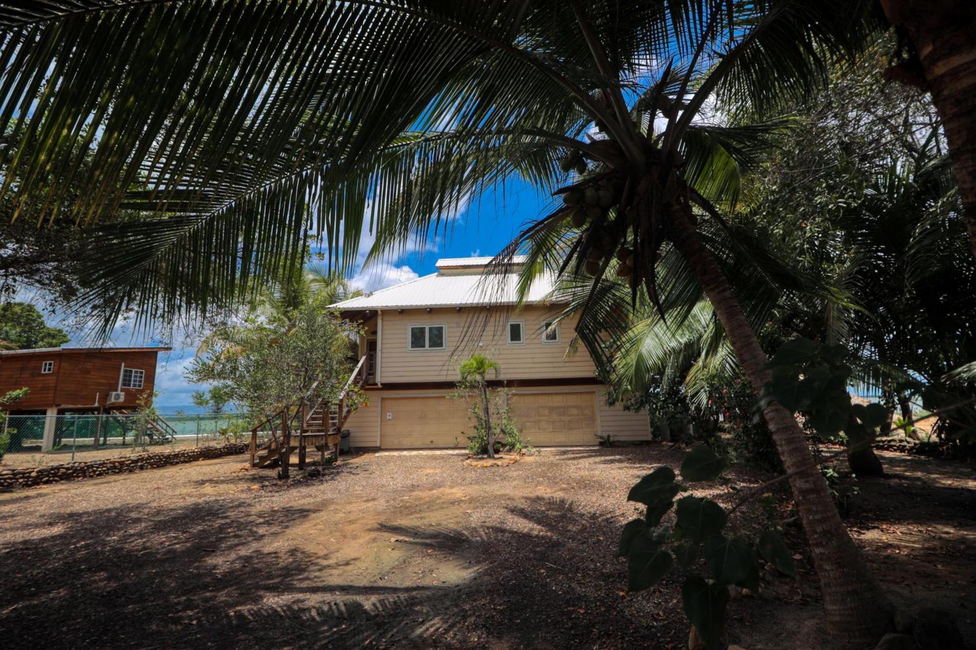 Salty Hawg Holiday home Maya Beach