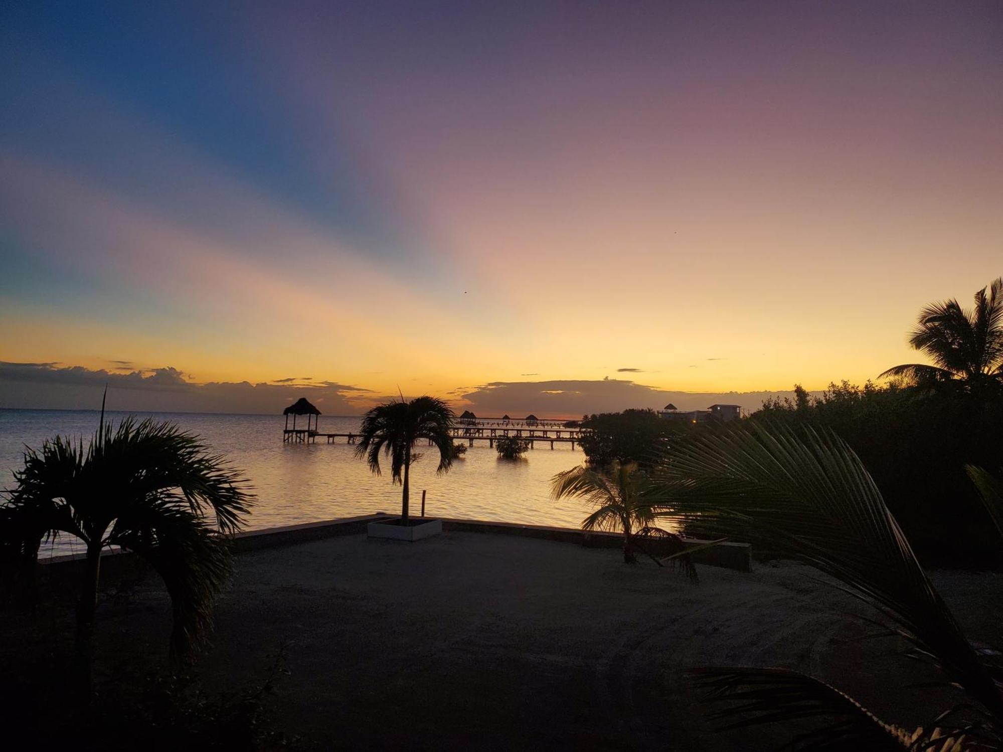 La Perla Azul House With Pool And 4 Seater Cart San Pedro (Ambergris Caye)