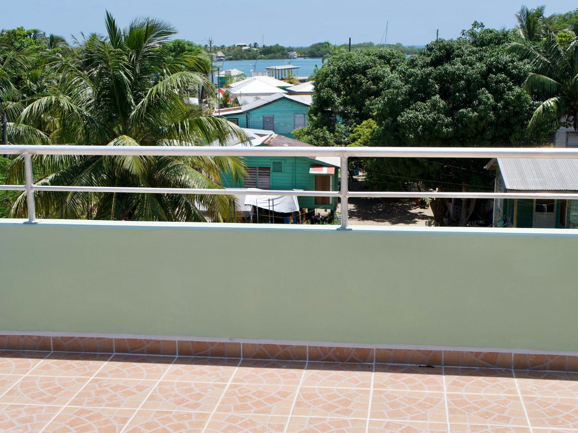 Apartment Meme's Place Placencia