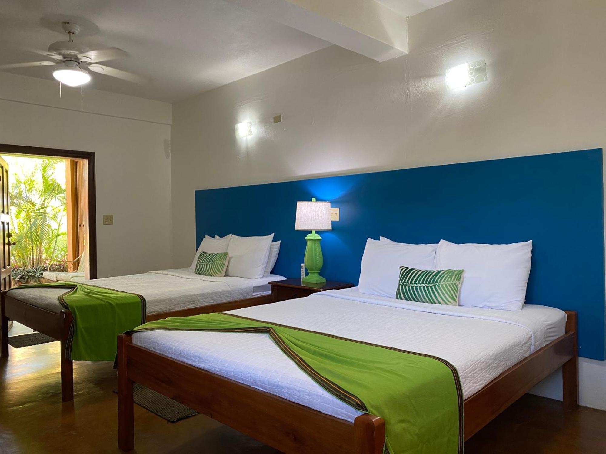 Coconut Row Boutique Guest house Hopkins