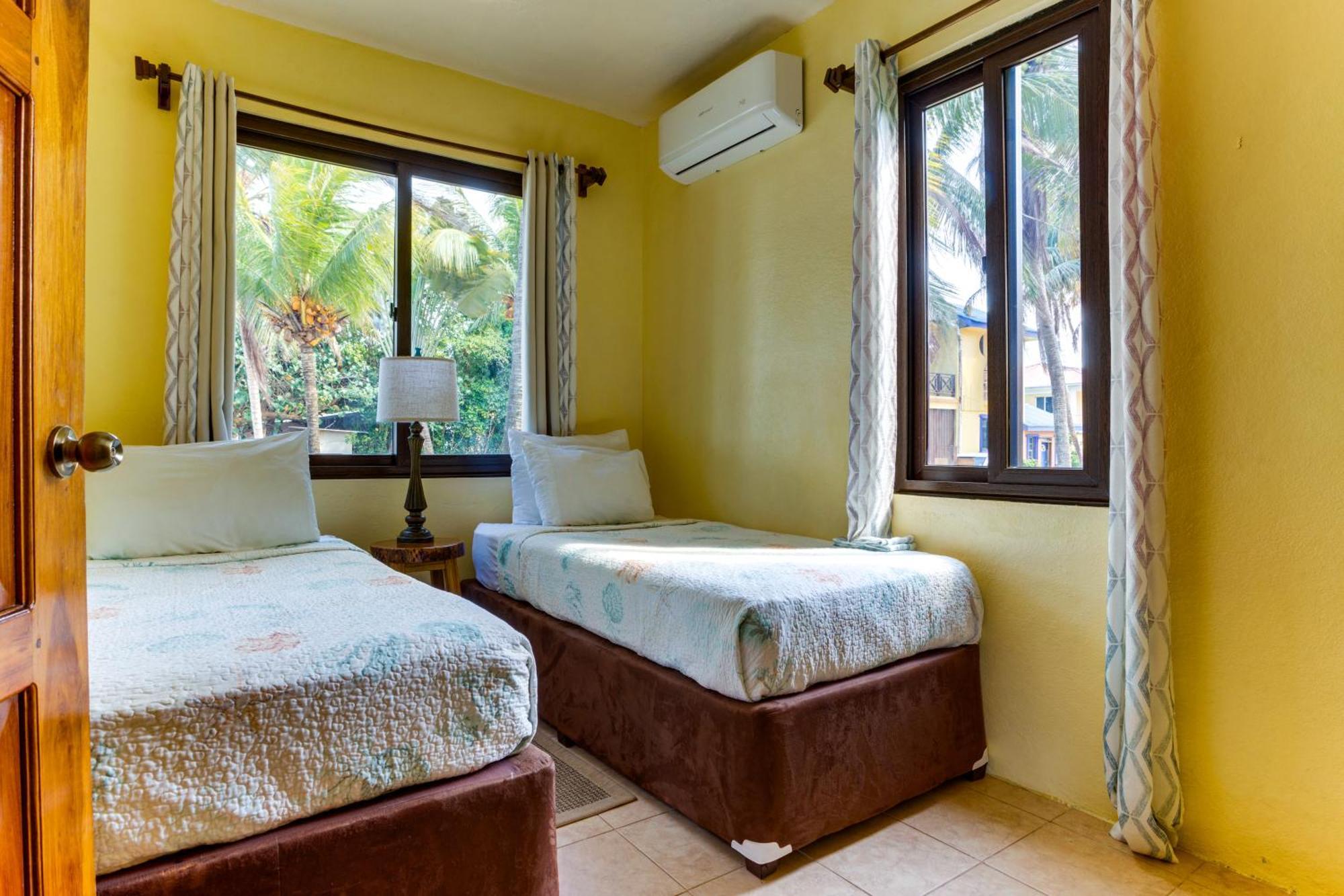 Coconut Row Boutique 4*