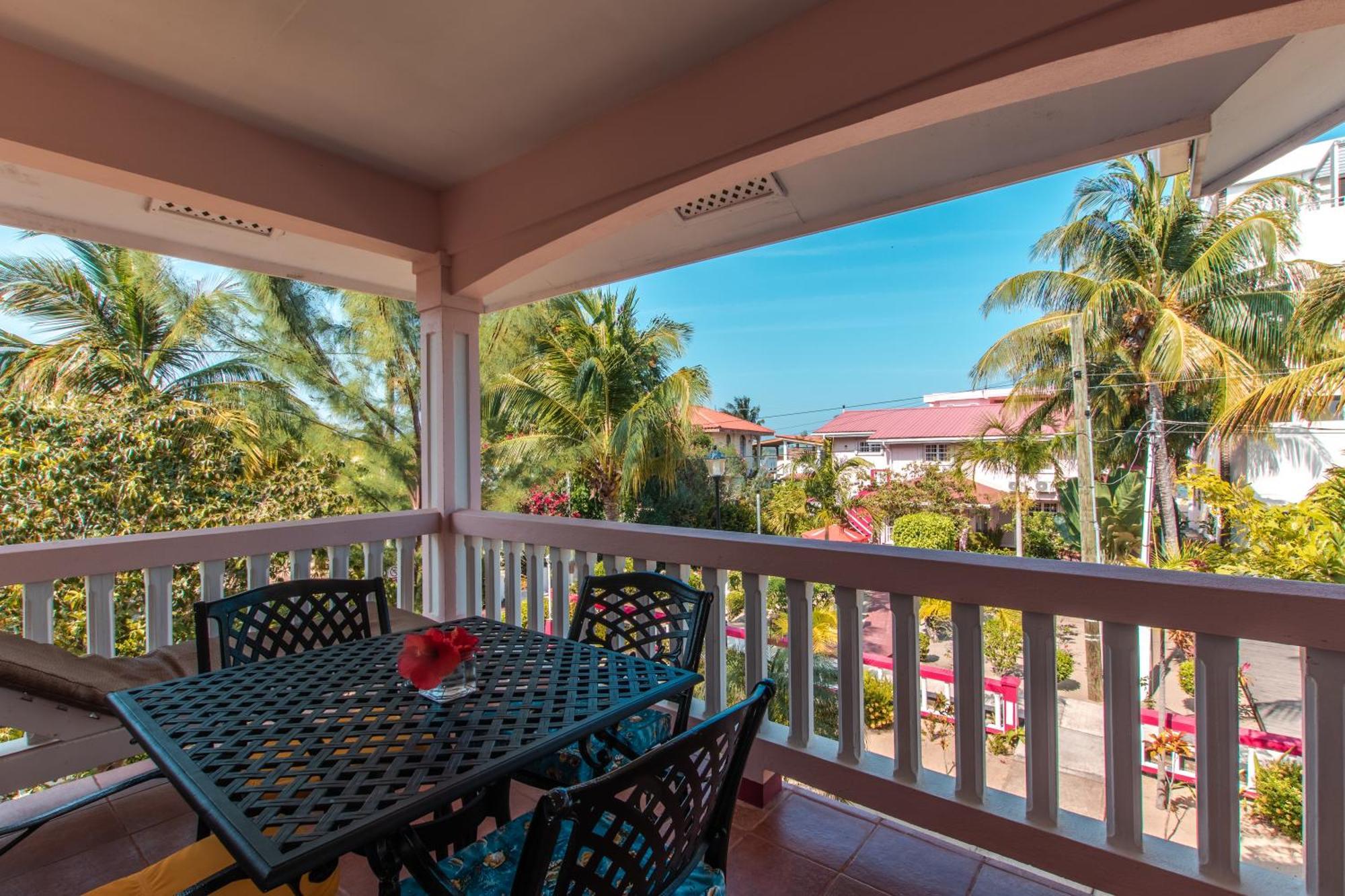 Miramar Apartment Placencia
