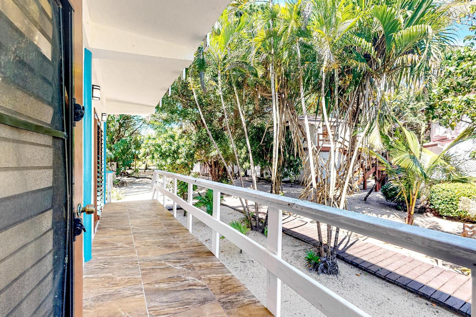 Beachside Gold Standard Certified * Placencia