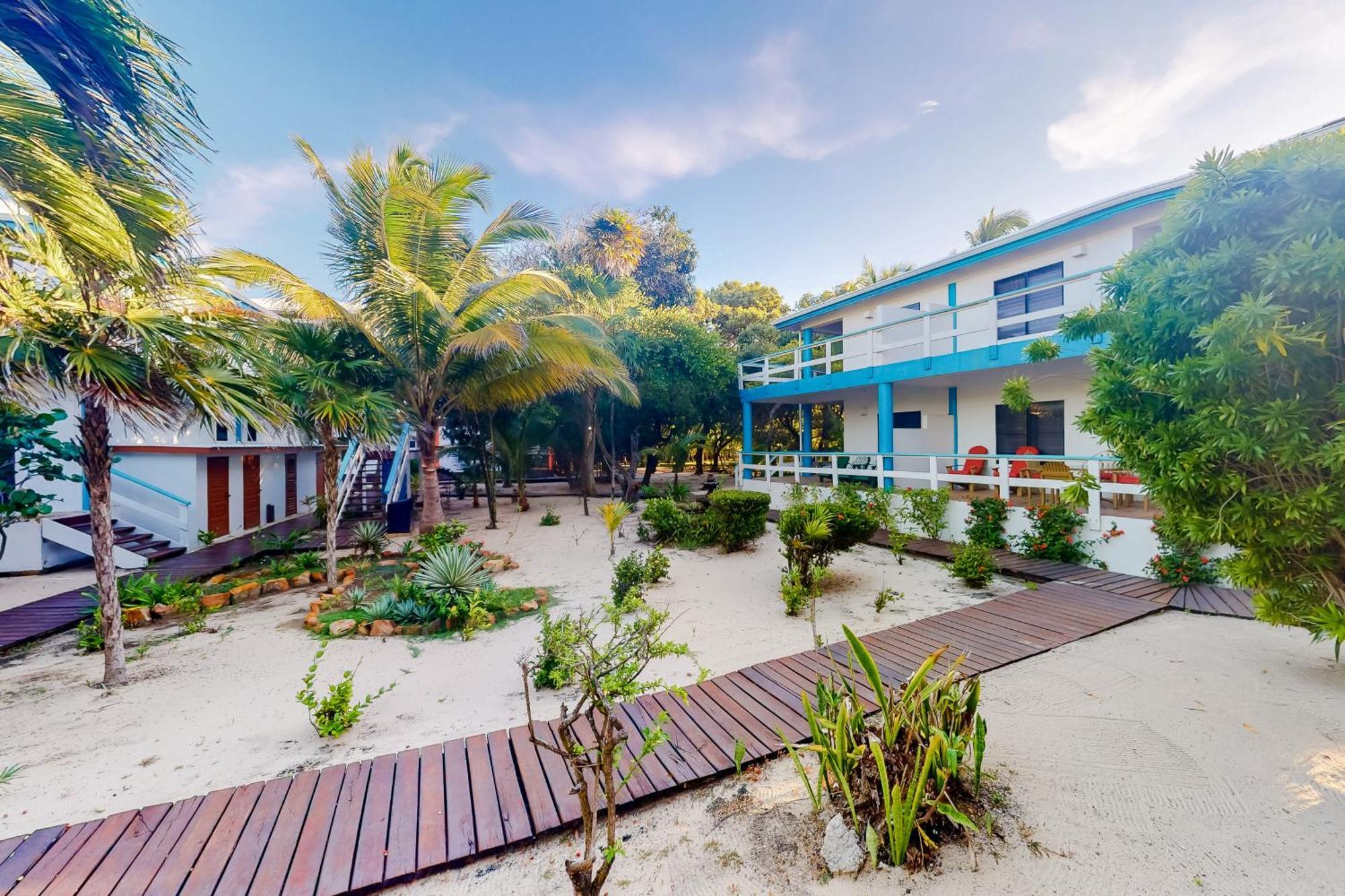 Beachside Gold Standard Certified Apartment *