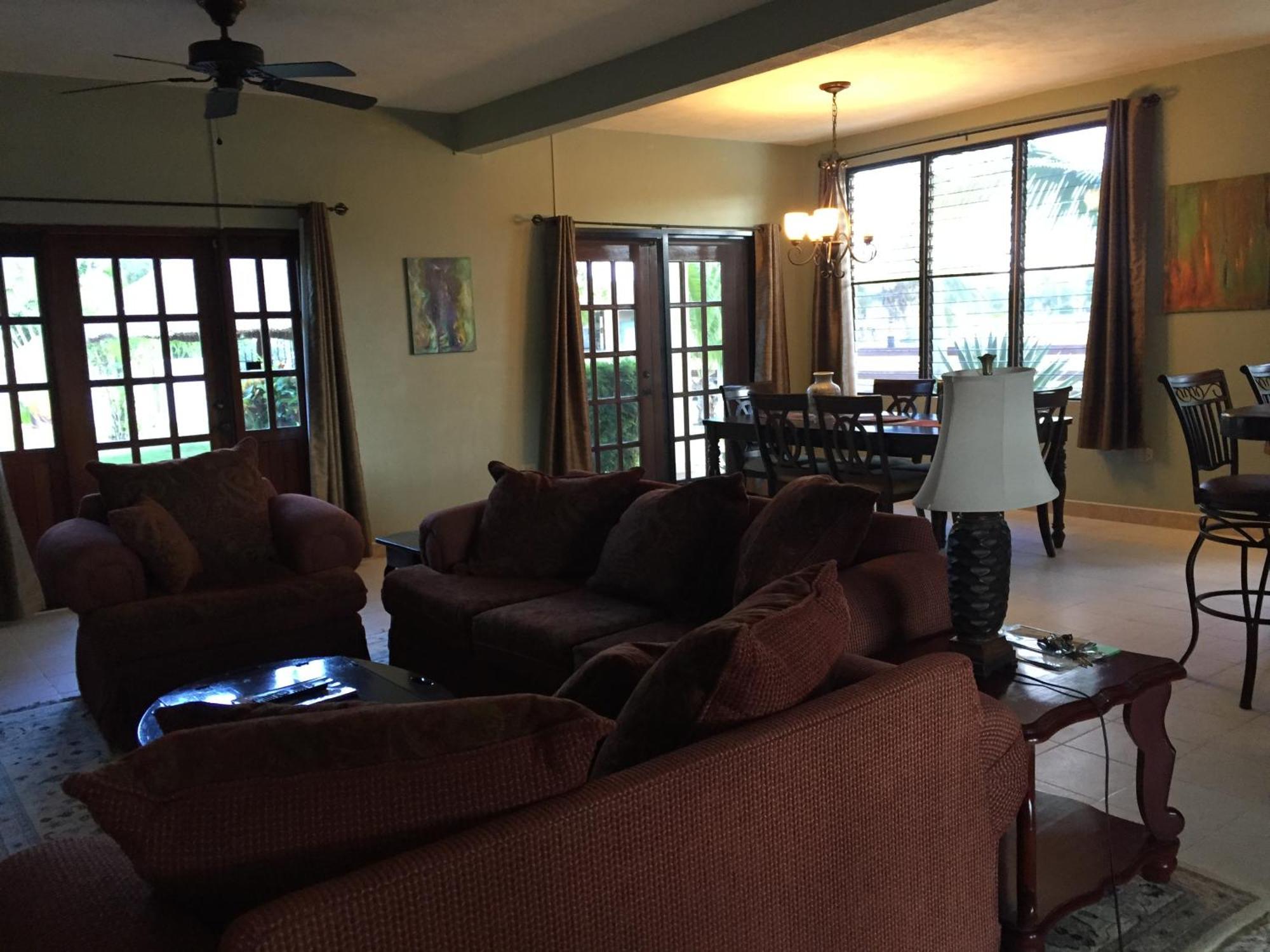 Royale Manor * Corozal