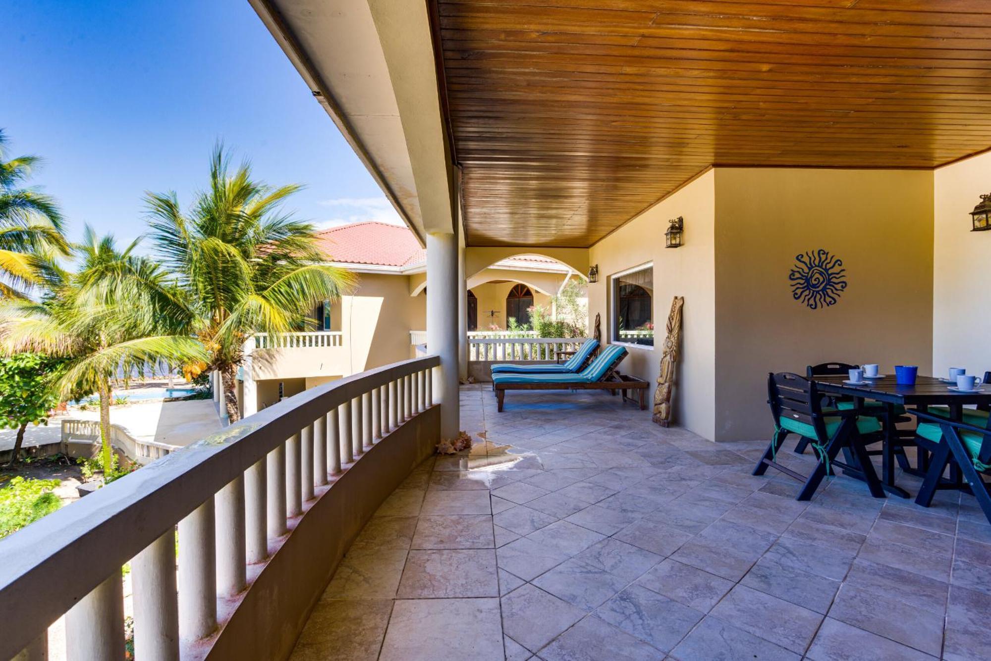 Villa Porticos *