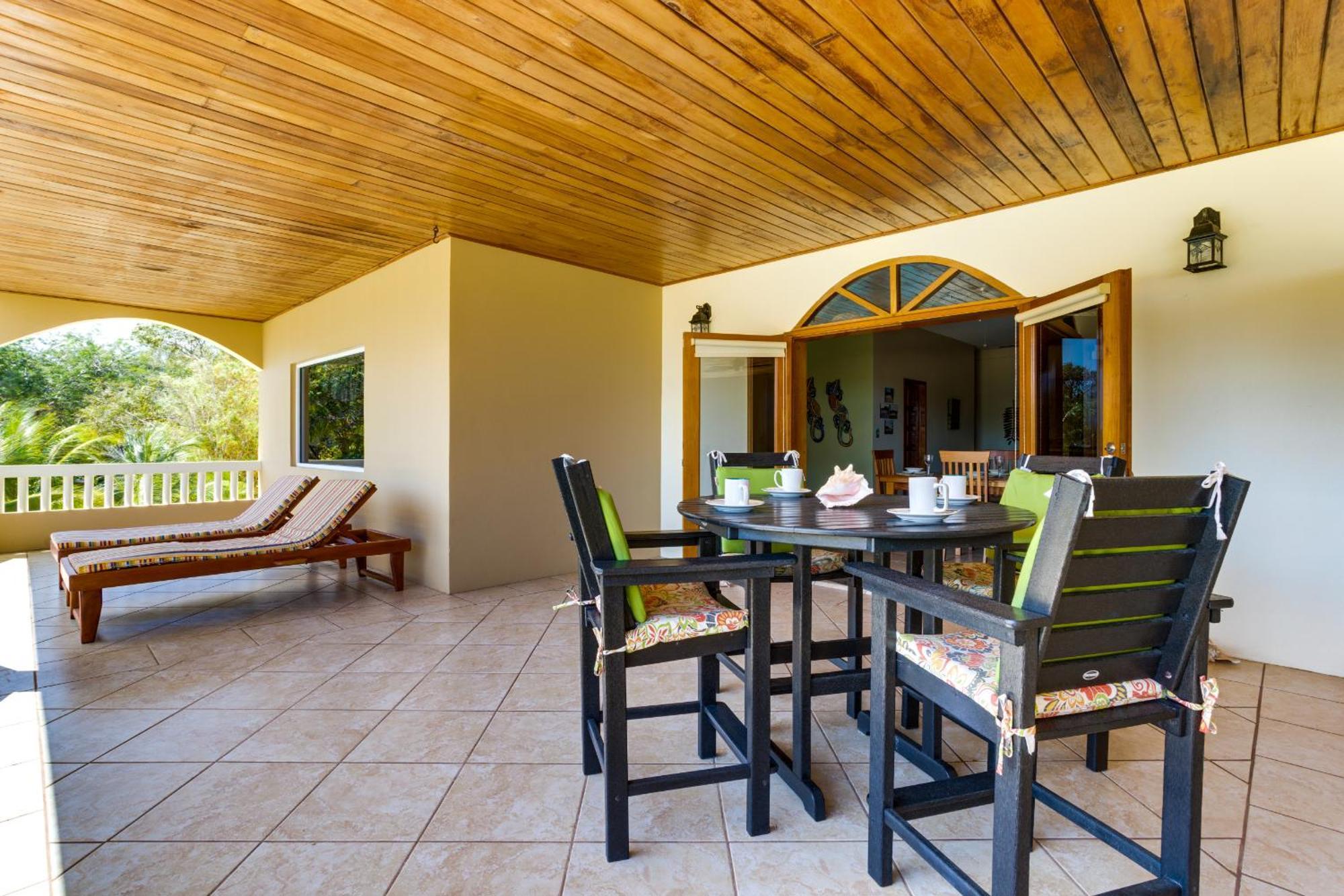 Villa Porticos Placencia