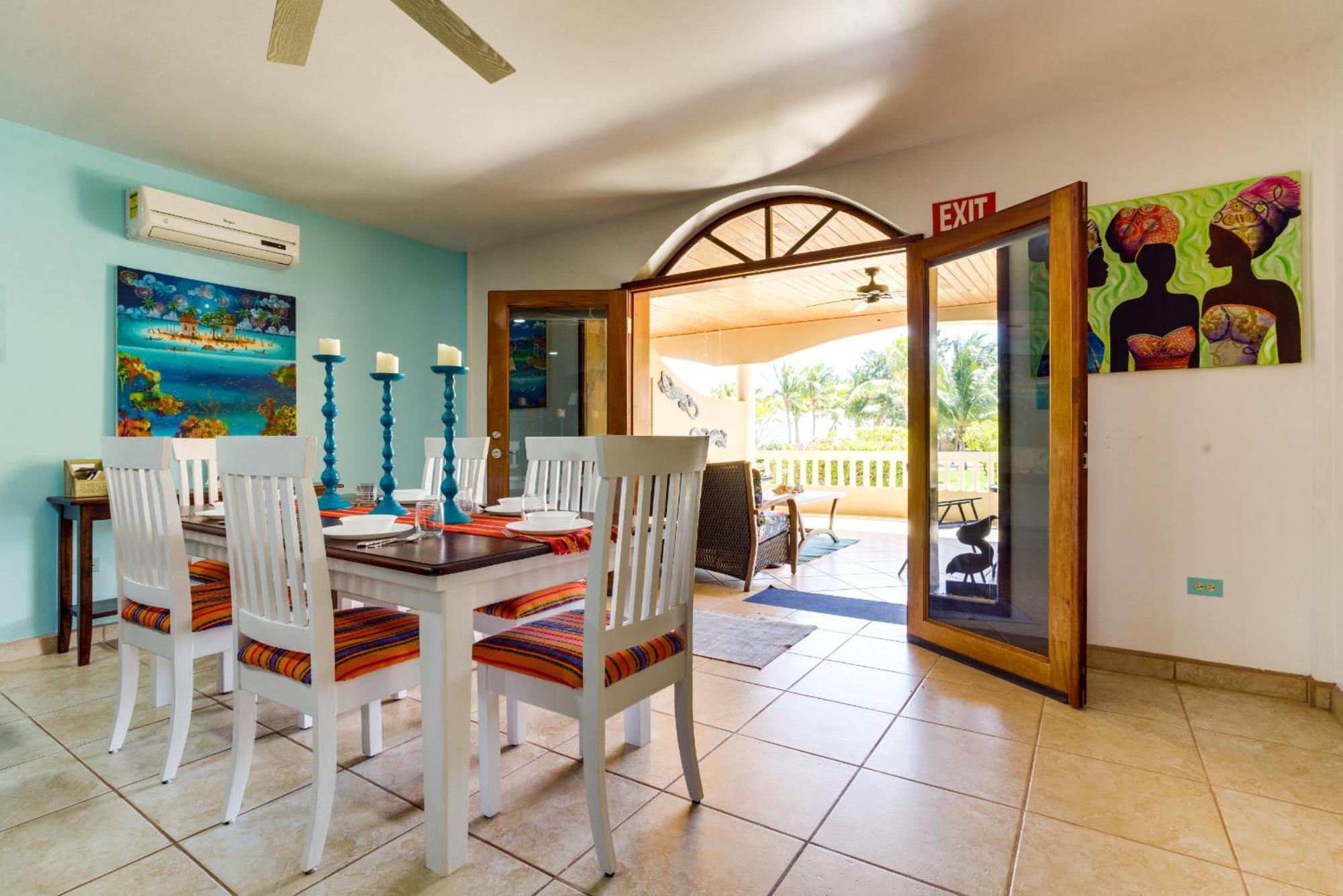 Porticos Villa Placencia