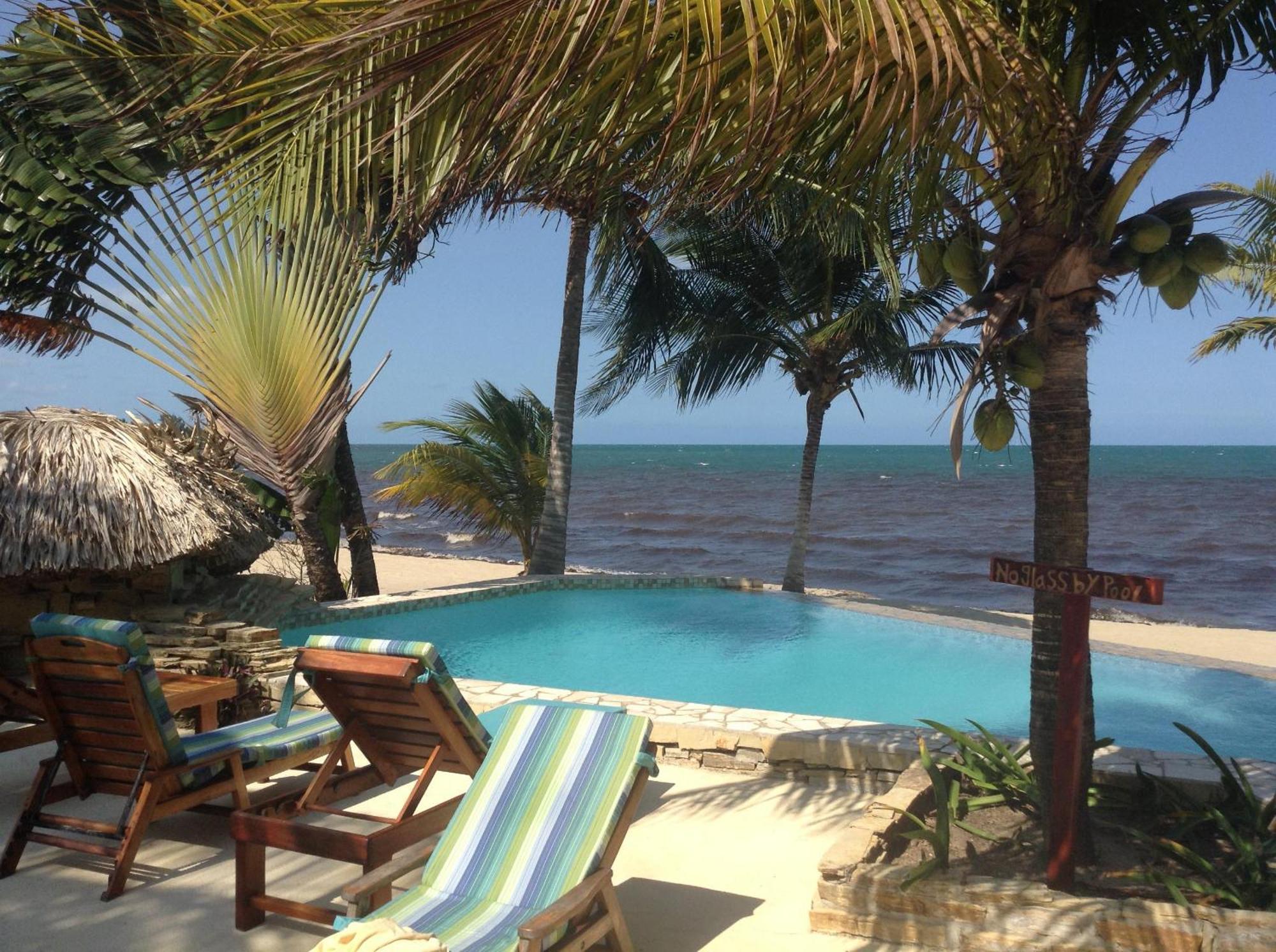 Porticos Placencia