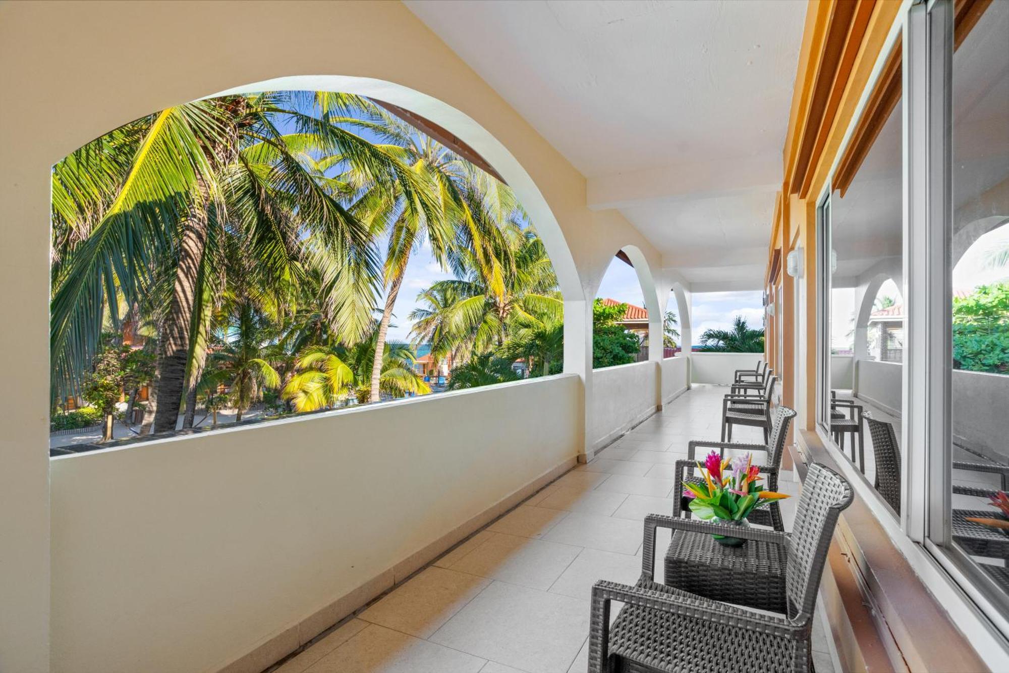 Sunbreeze Hotel