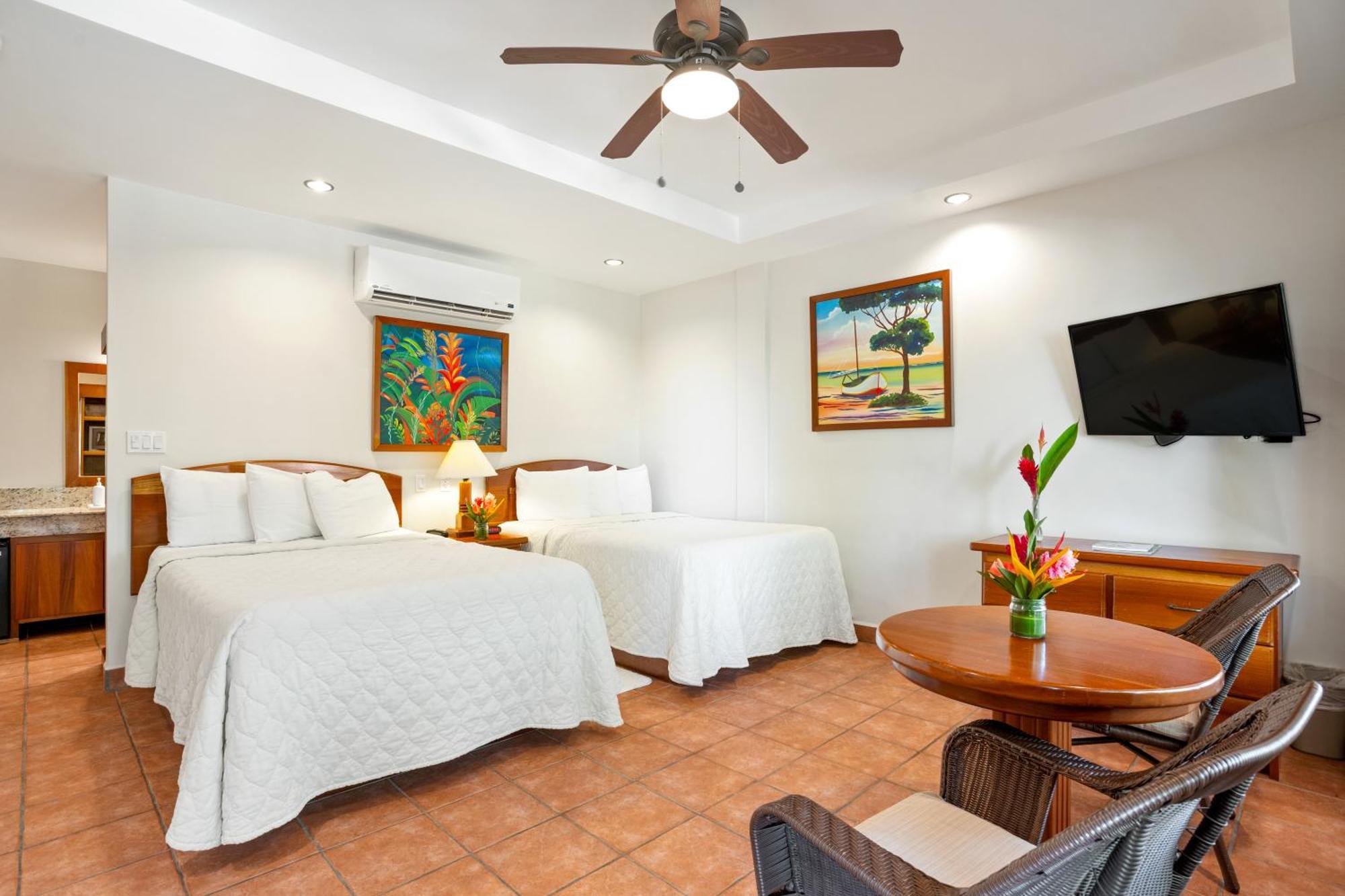 Sunbreeze Hotel 4*