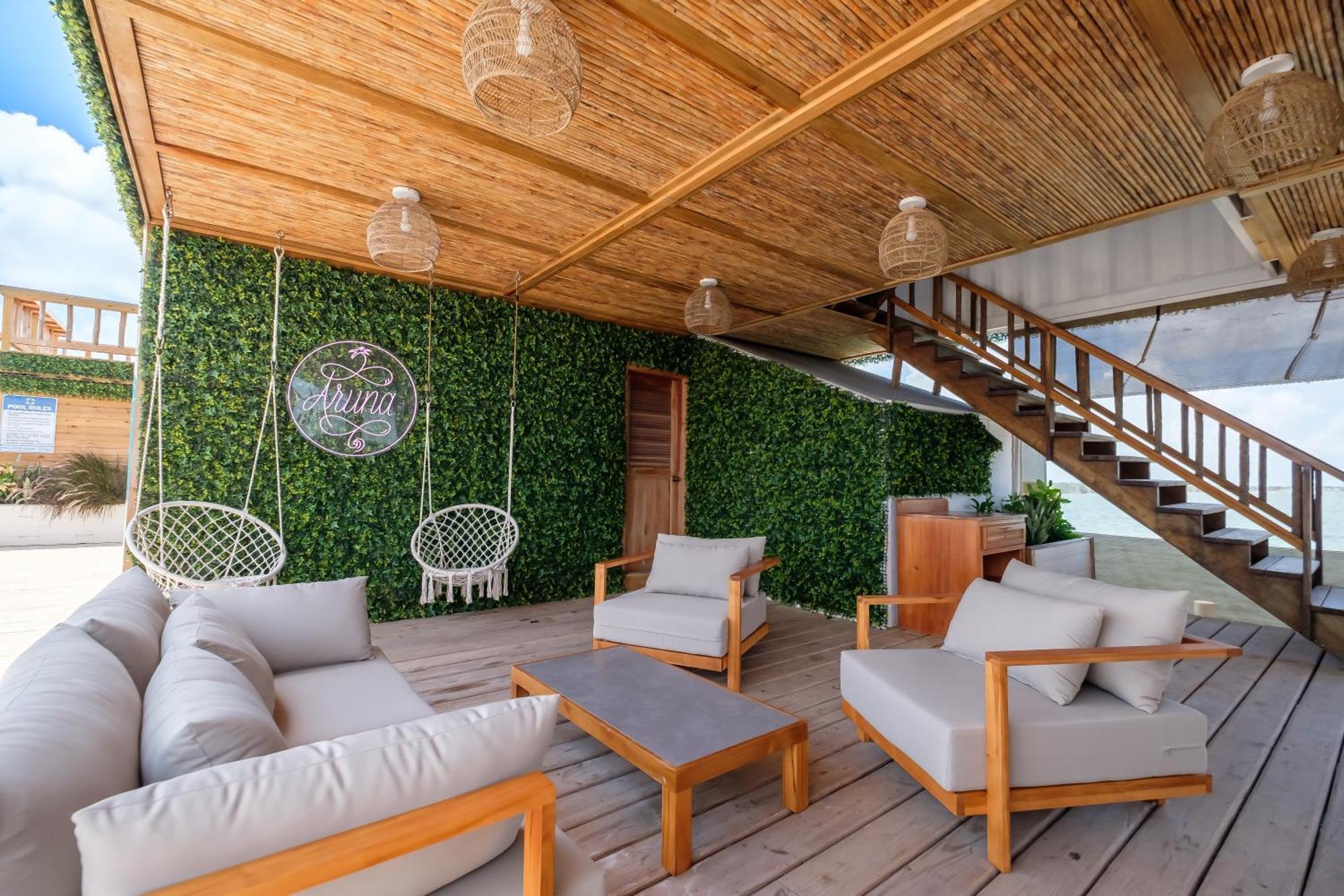 Aruna & Villas Hotel 4*