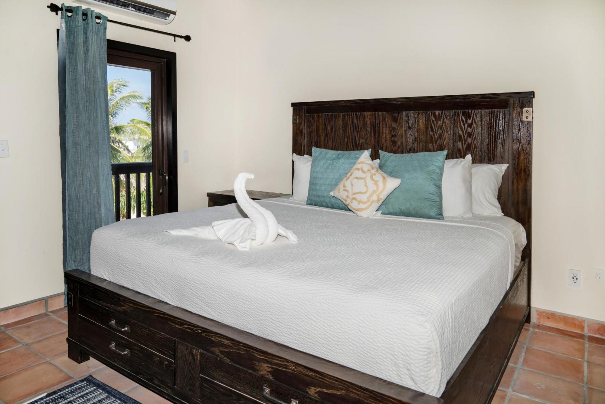 X'tan Ha- The Waterfront Resort San Pedro (Ambergris Caye)