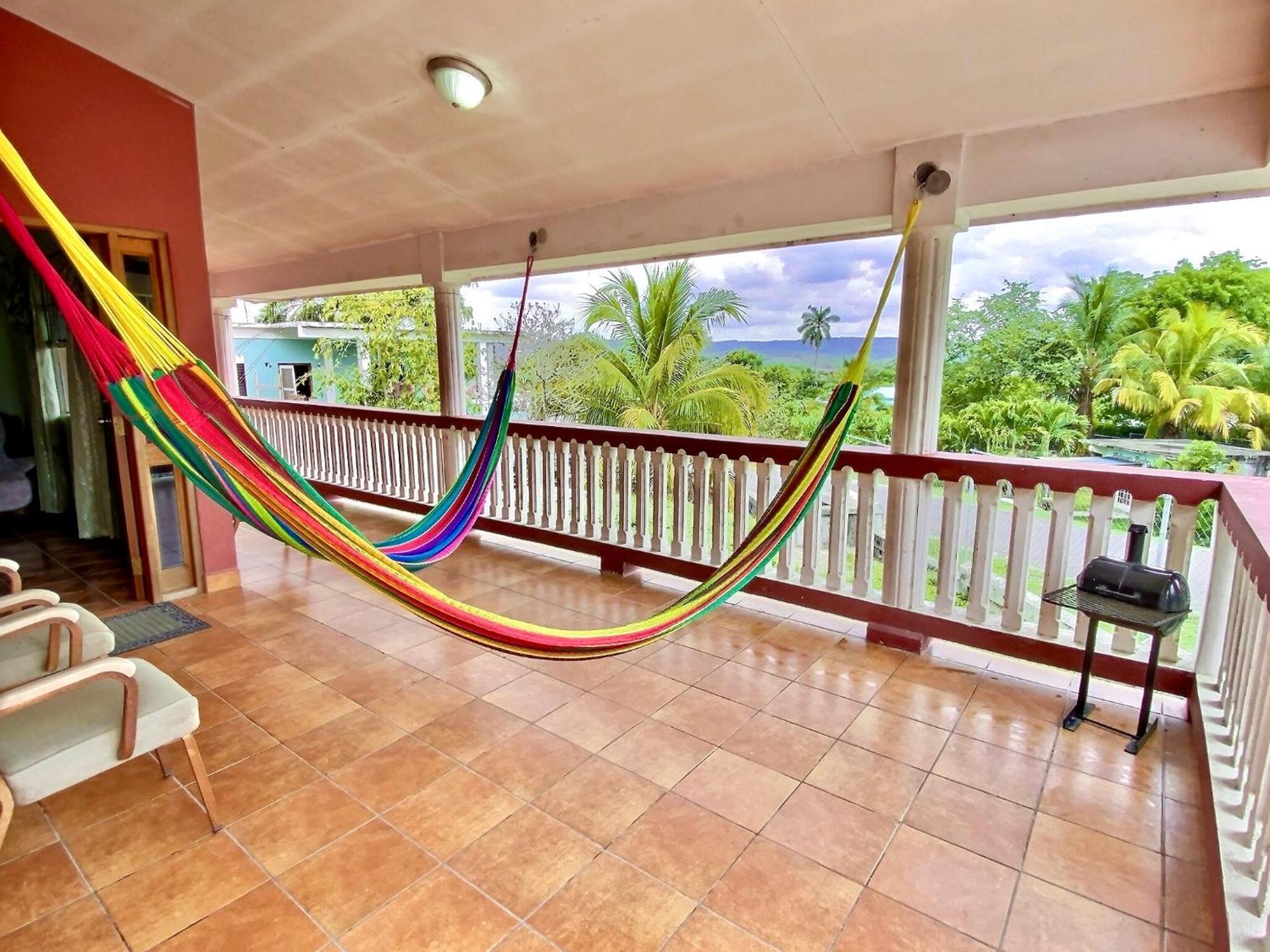 Mountain View Family In Town With King And Midterm Available Holiday home San Ignacio