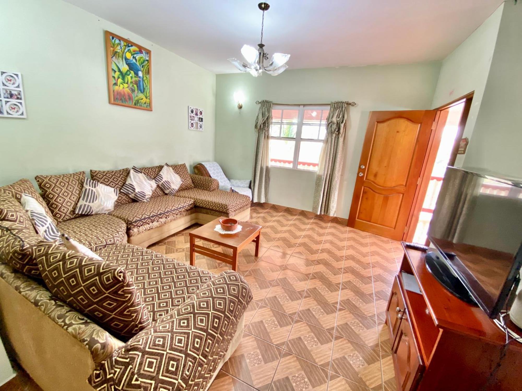 Mountain View Family In Town With King And Midterm Available * San Ignacio