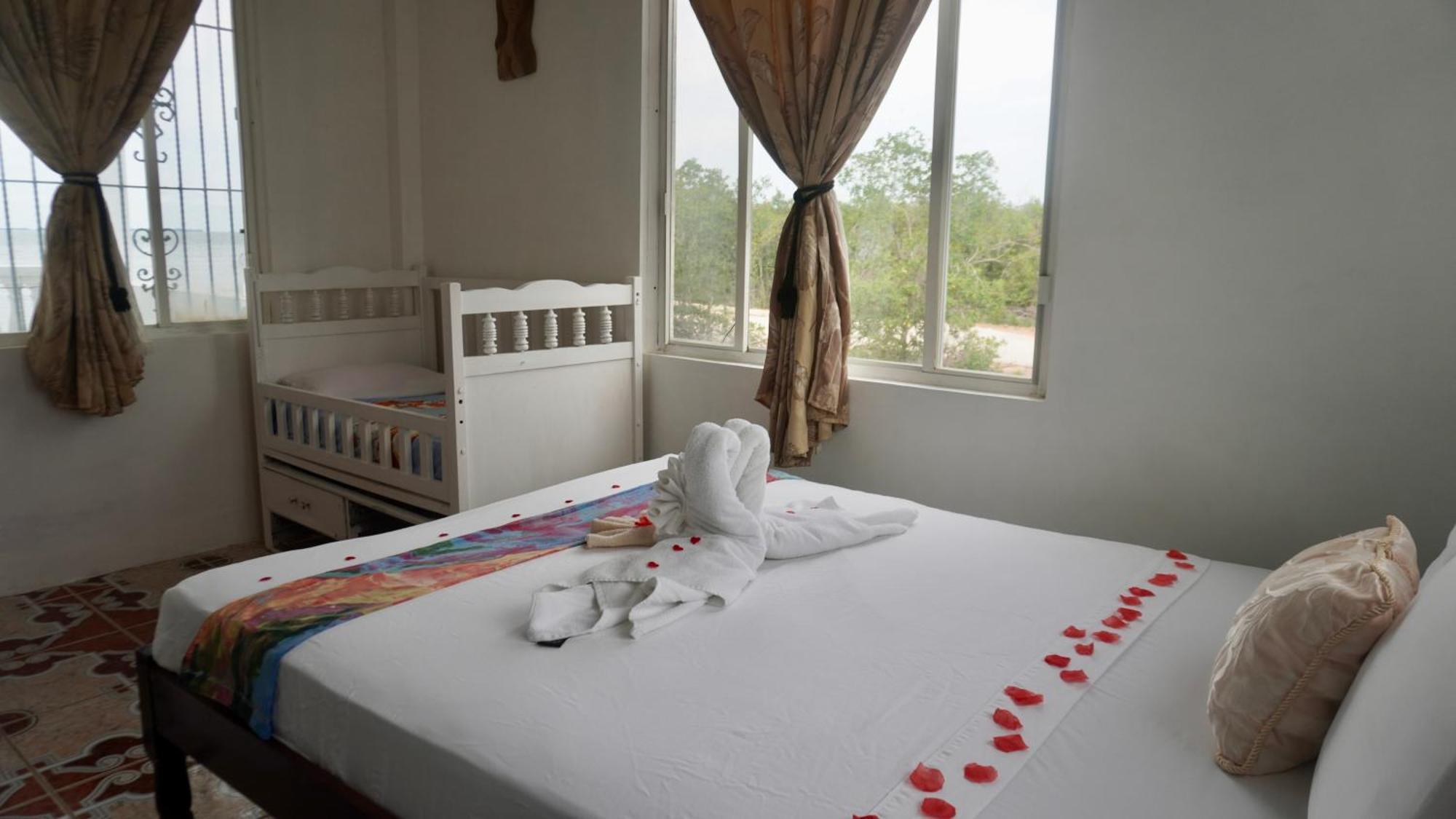 Apartment Belize Waterside Sea View With Infinity Pool & Overwater Deck