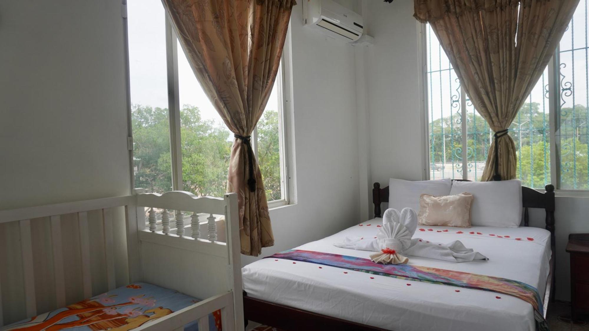 Apartment Belize Waterside Sea View With Infinity Pool & Overwater Deck