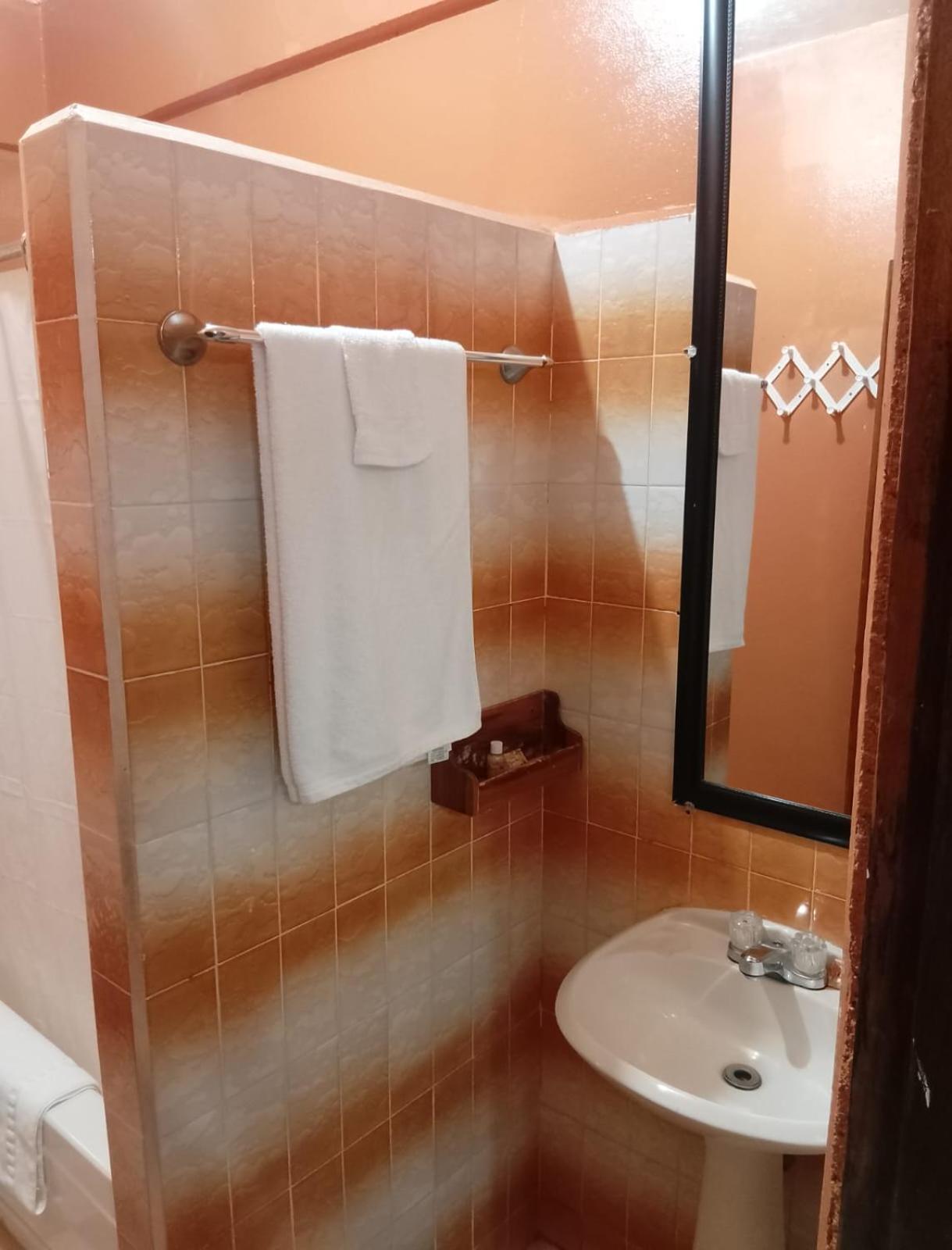 Chaleanor Hotel