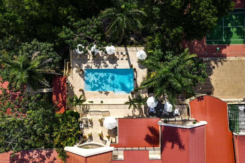 San Ignacio Resort Hotel *