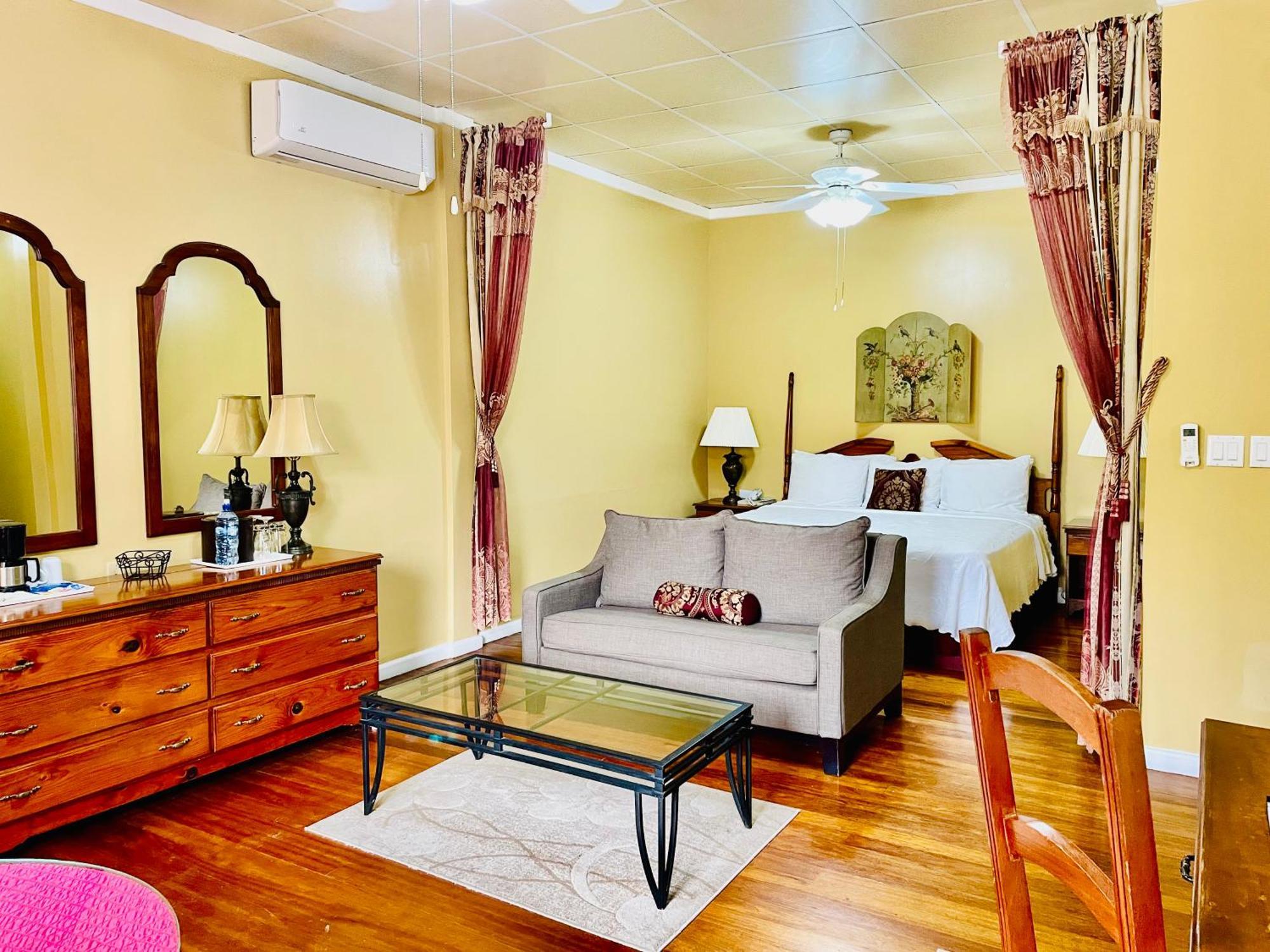The Great House 4* Belize City