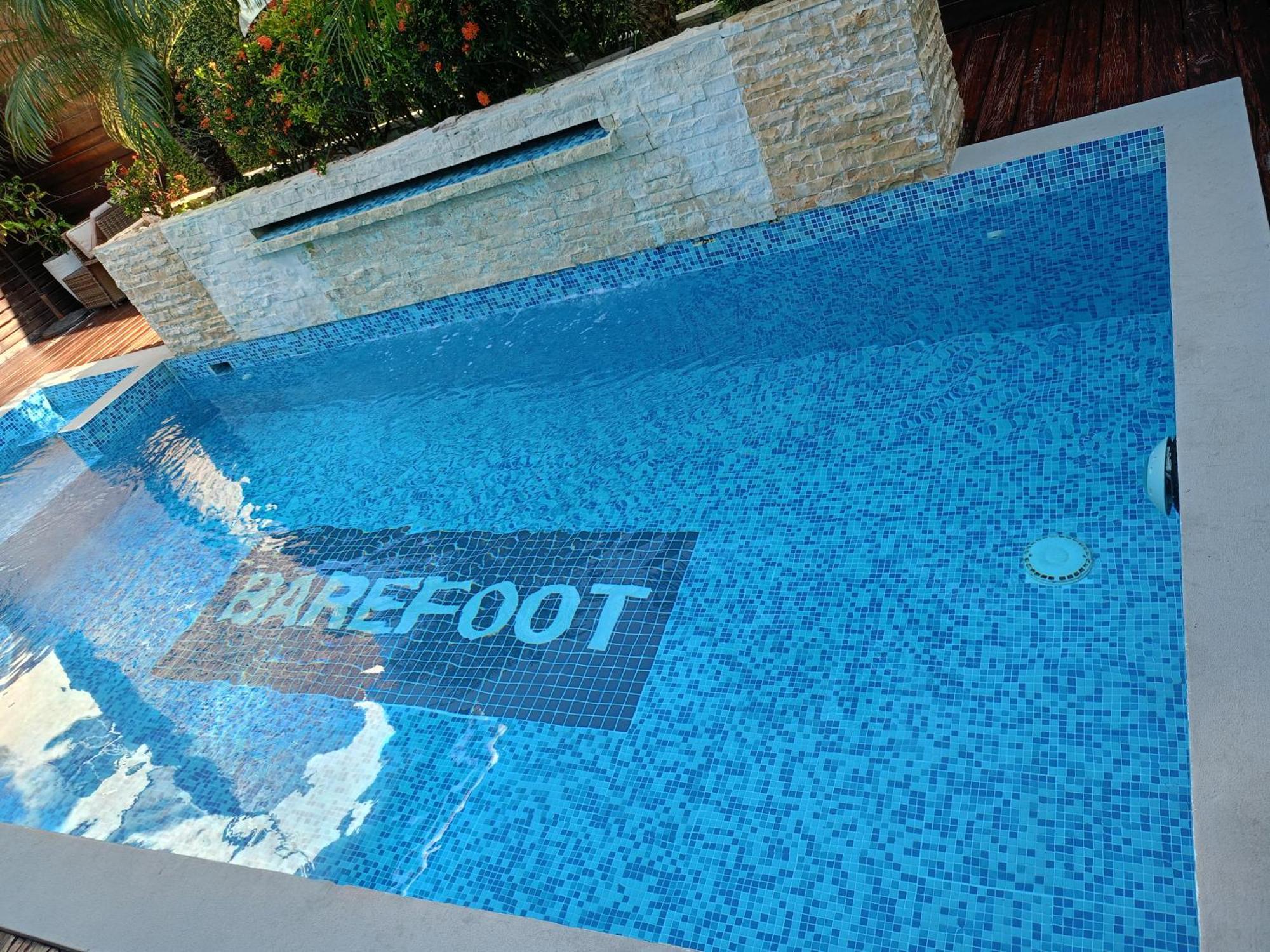 Barefoot Hotel