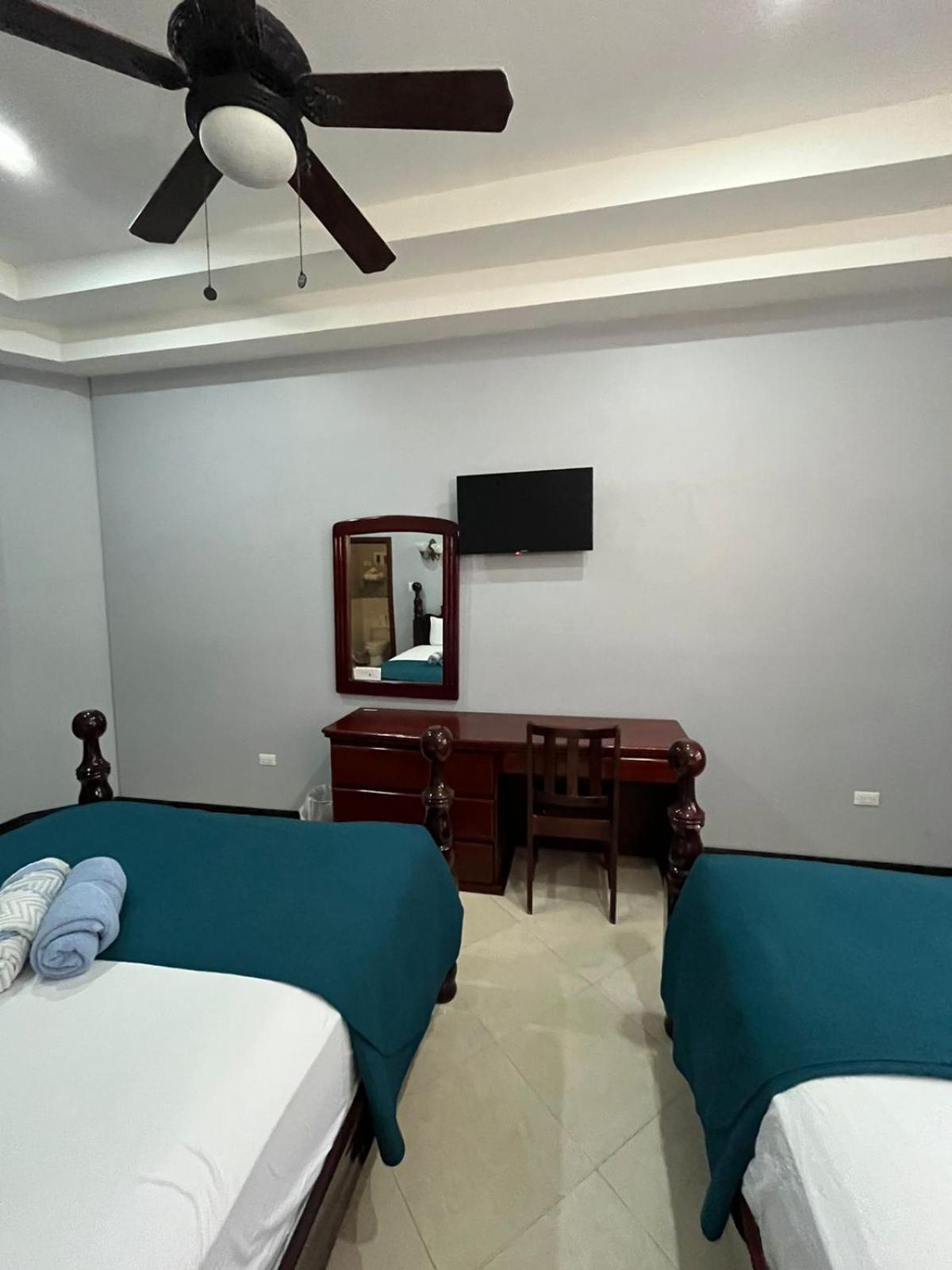 Seaside Chateau 2* Belize City