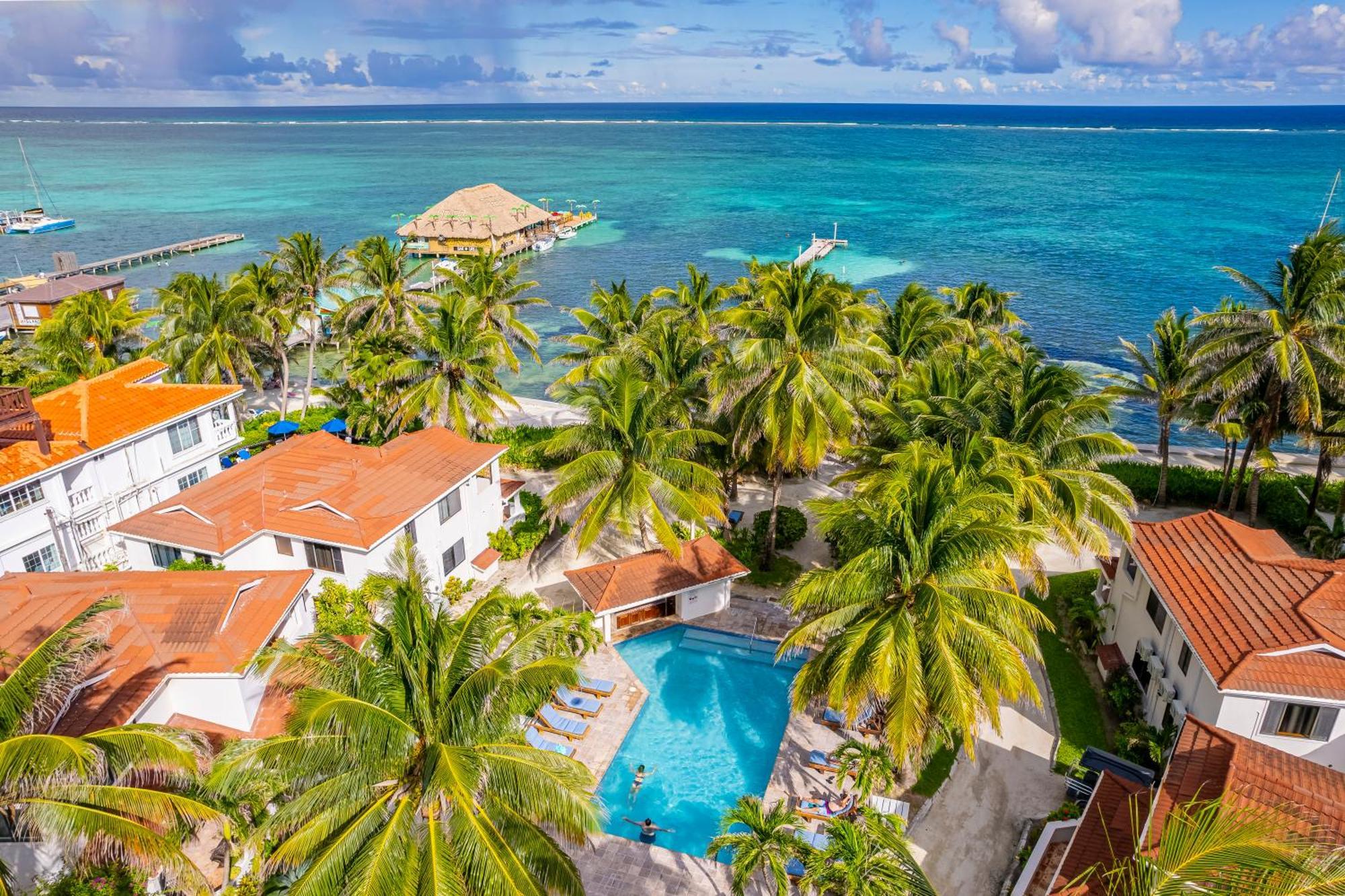 Hotel Tradewinds Paradise