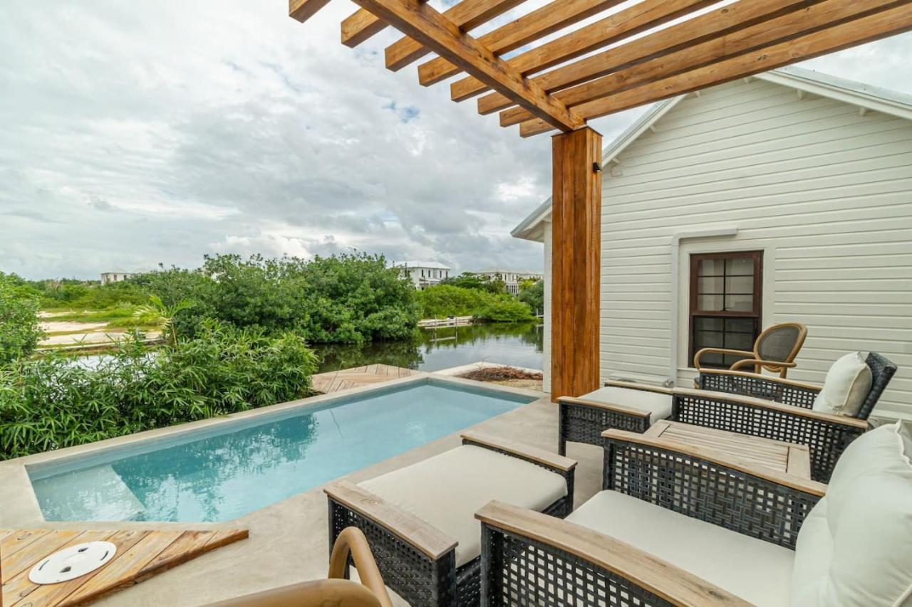 Tranquility At Mahogany And The Poolclub *