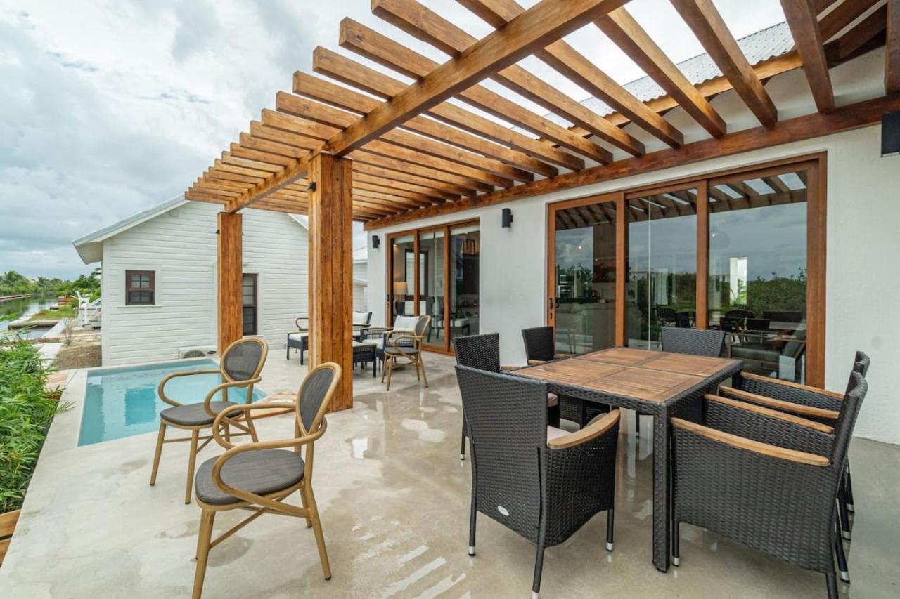 Villa Tranquility At Mahogany And The Poolclub San Pedro (Ambergris Caye)