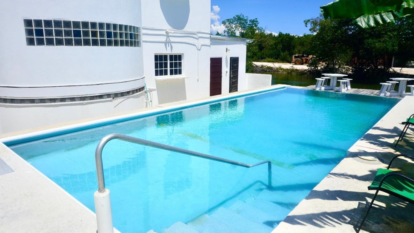 See Belize Tranquil Sea View Studio With Balcony, Infinity Pool & Overwater Deck Apartment Belize City