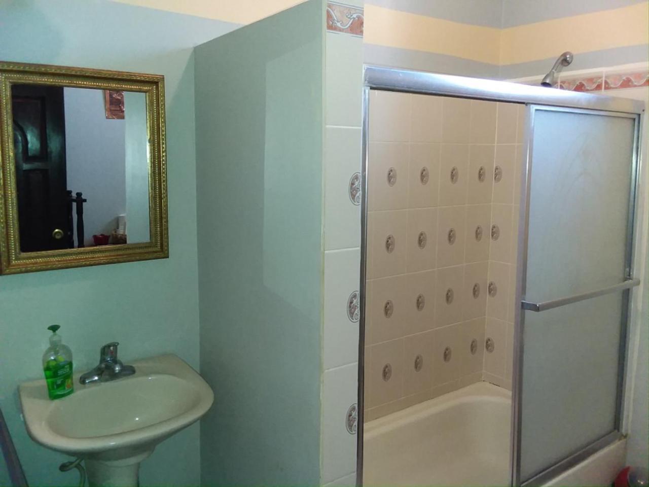 Apartment See Belize Tranquil Sea View Studio With Balcony, Infinity Pool & Overwater Deck Belize City