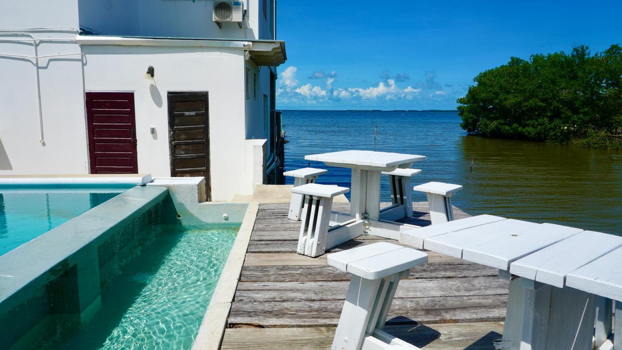 See Belize Tranquil Sea View Studio With Balcony, Infinity Pool & Overwater Deck