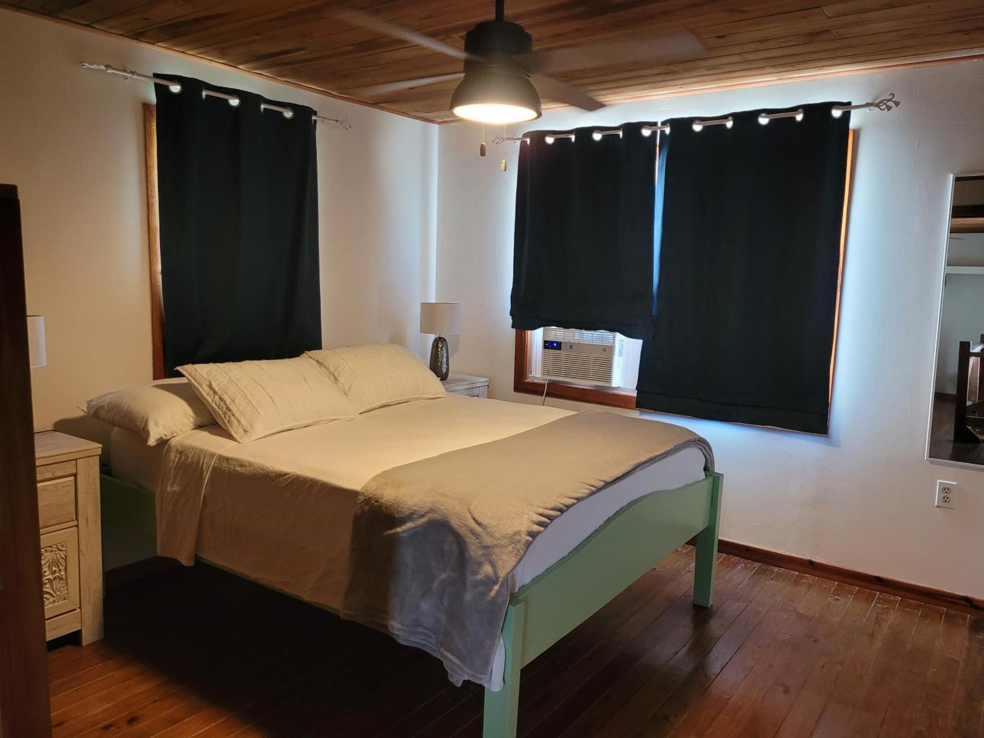 Ashton Court Belize Resort *