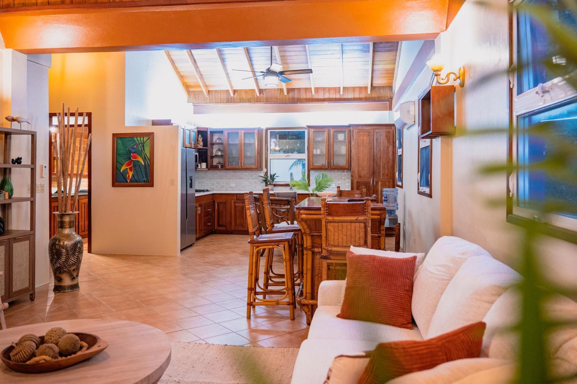 Coconut Row Boutique 4* Hopkins